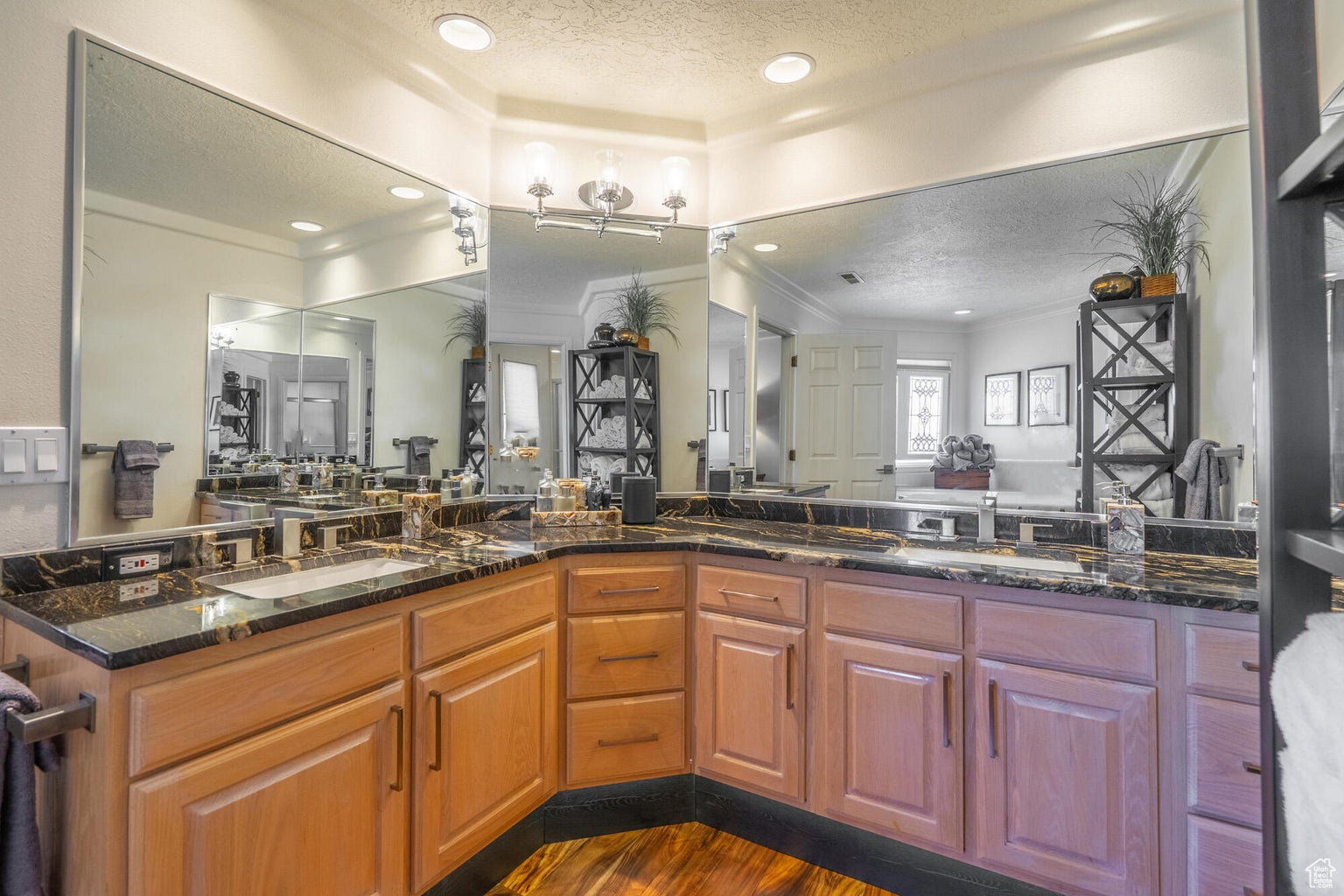 FAIRWAY HILLS - Residential