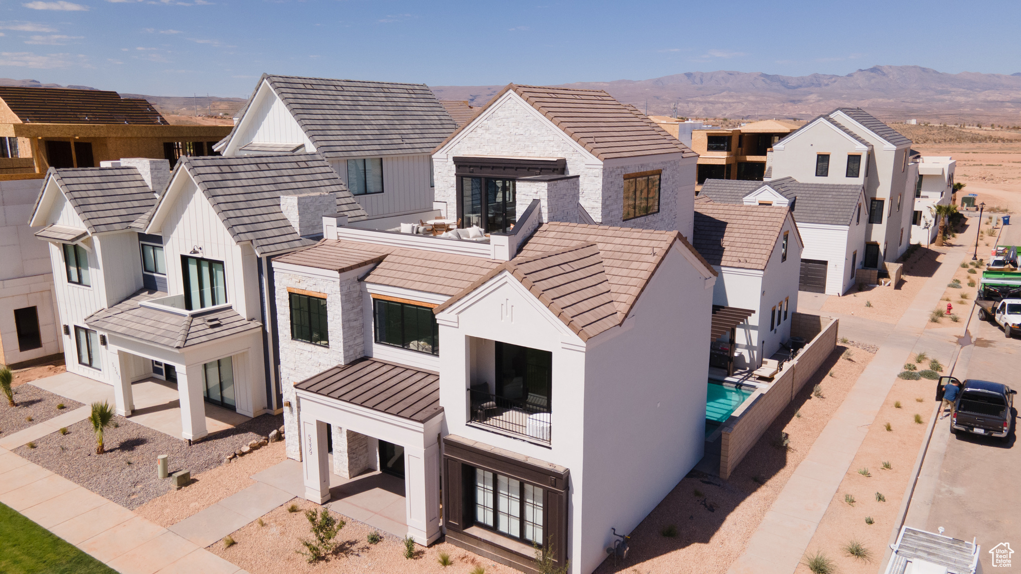 DESERT COLOR - Residential