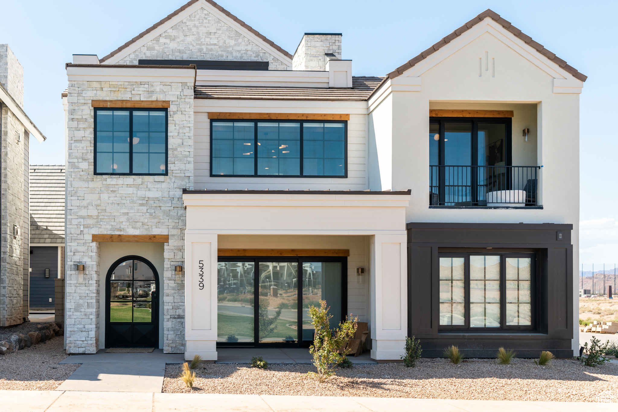 DESERT COLOR - Residential