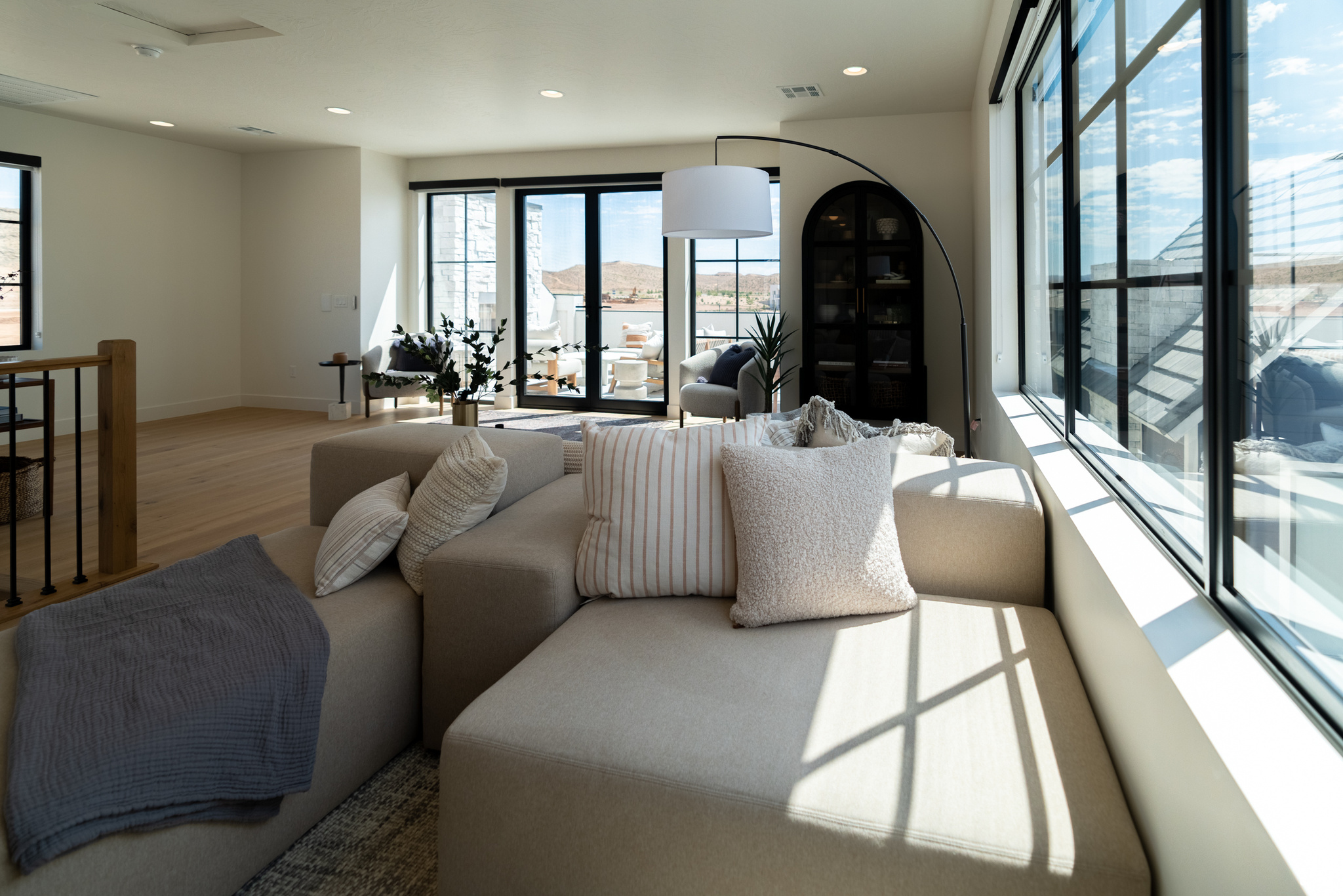 DESERT COLOR - Residential