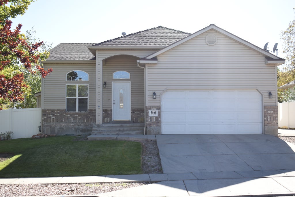 Photo of 5868 STONE FLOWER WAY, Salt Lake City, UT 84118 (MLS # 2185227)