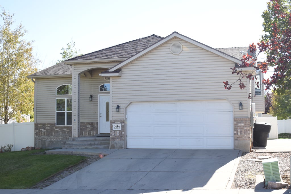 Photo of 5868 STONE FLOWER WAY, Salt Lake City, UT 84118 (MLS # 2185227)
