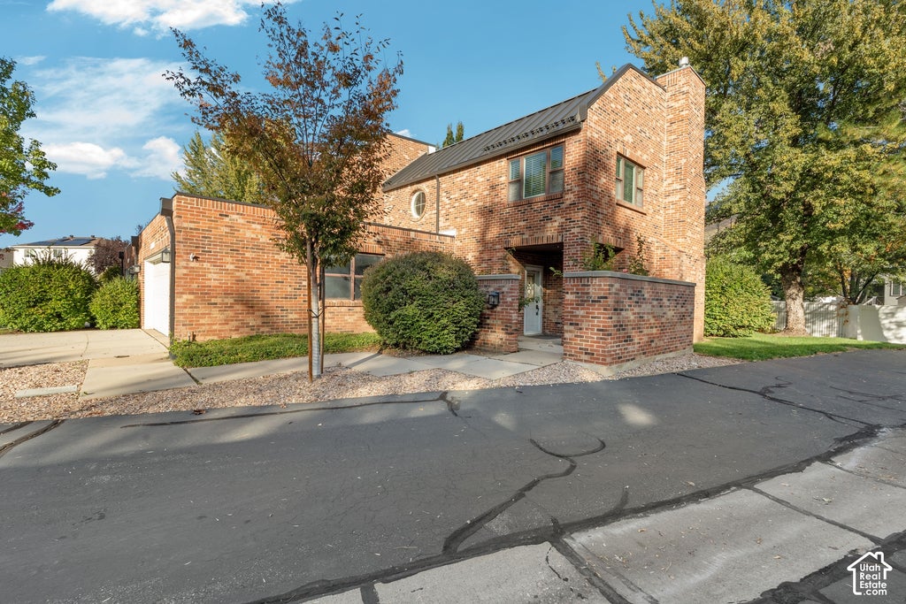 Photo of 1508 N SWEETWATER LN W, Farmington, UT 84025 (MLS # 2192458)