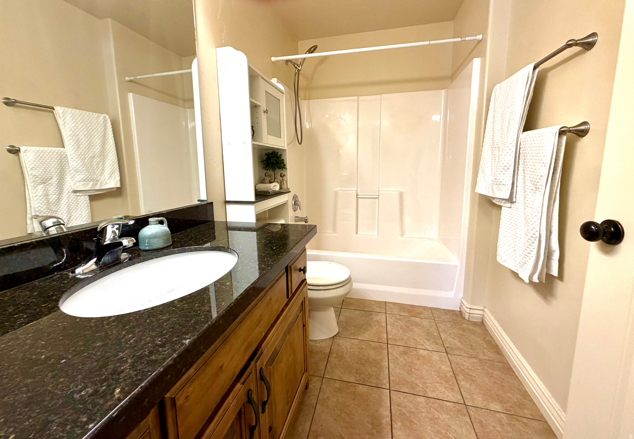 SILVER PINES CONDOMU - Residential