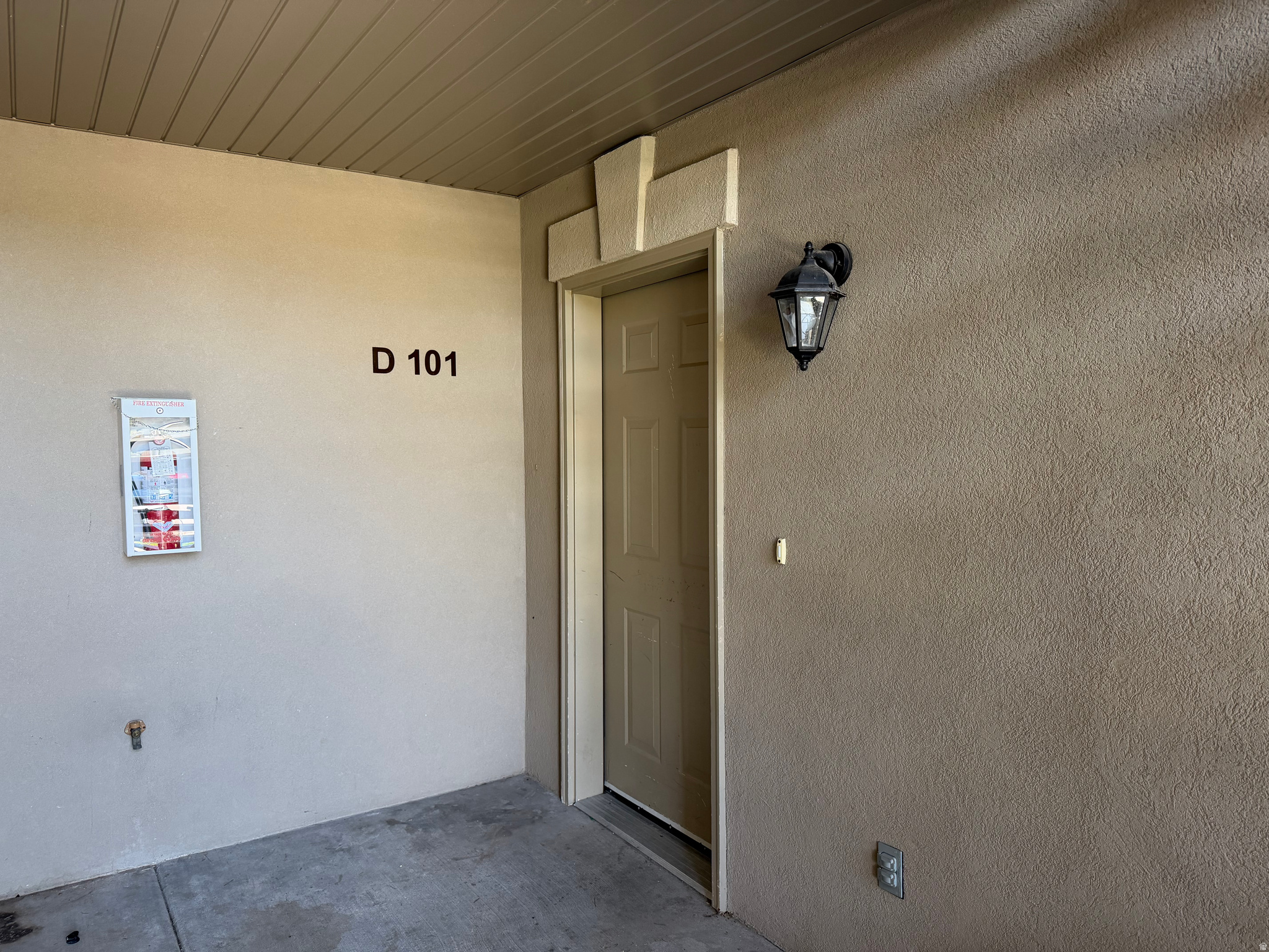 SILVER PINES CONDOMU - Residential