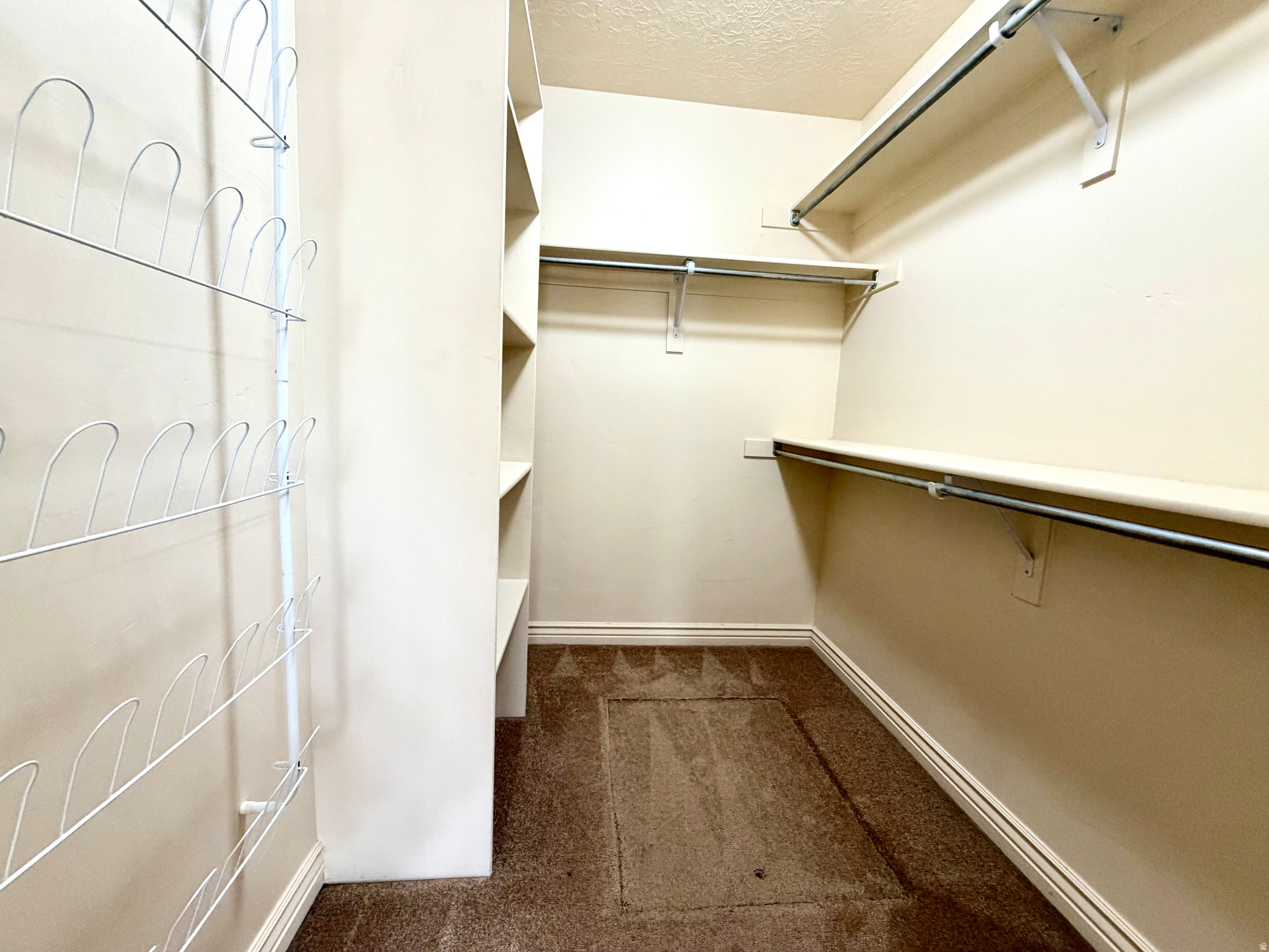 SILVER PINES CONDOMU - Residential
