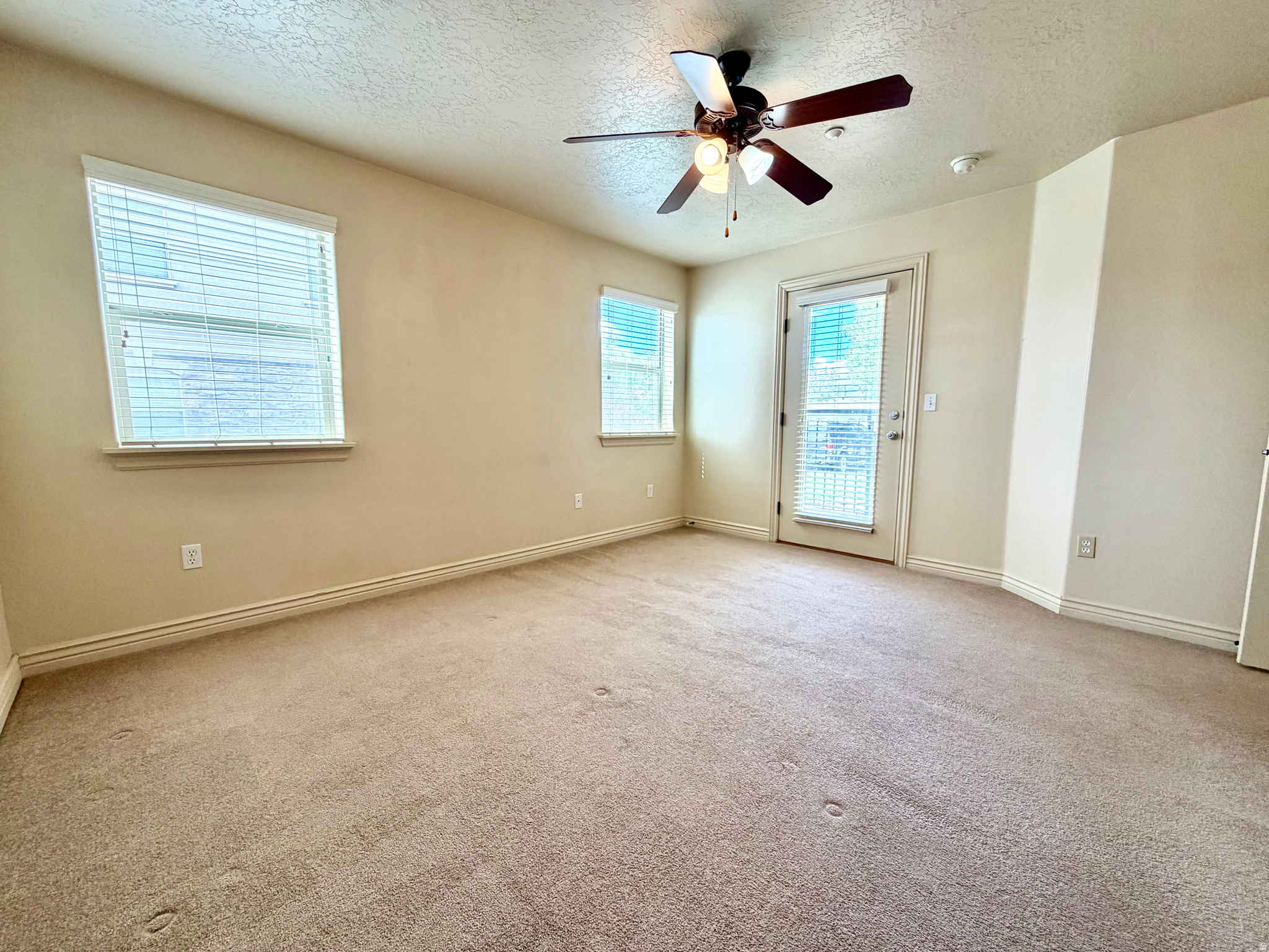 SILVER PINES CONDOMU - Residential