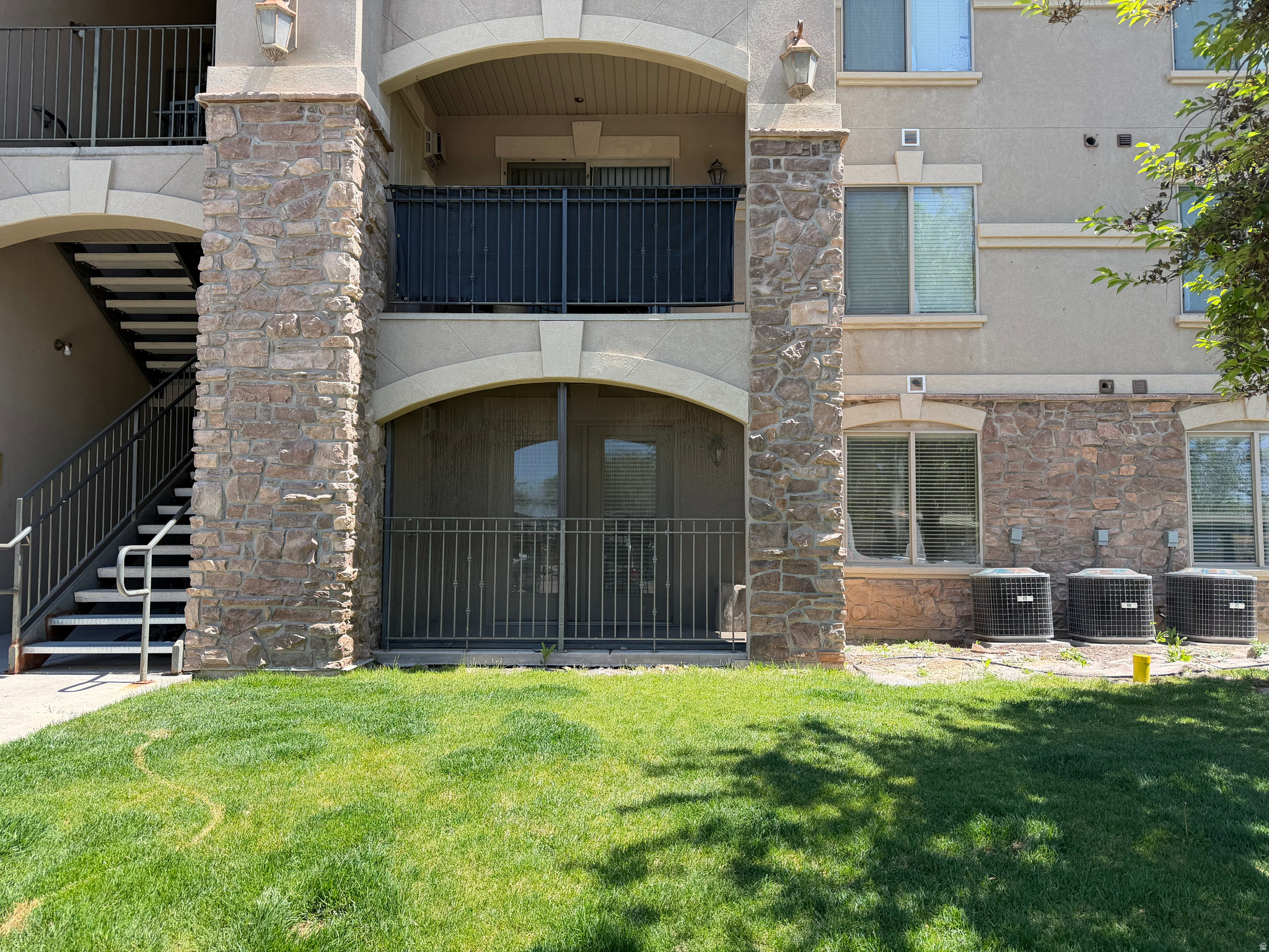 SILVER PINES CONDOMU - Residential