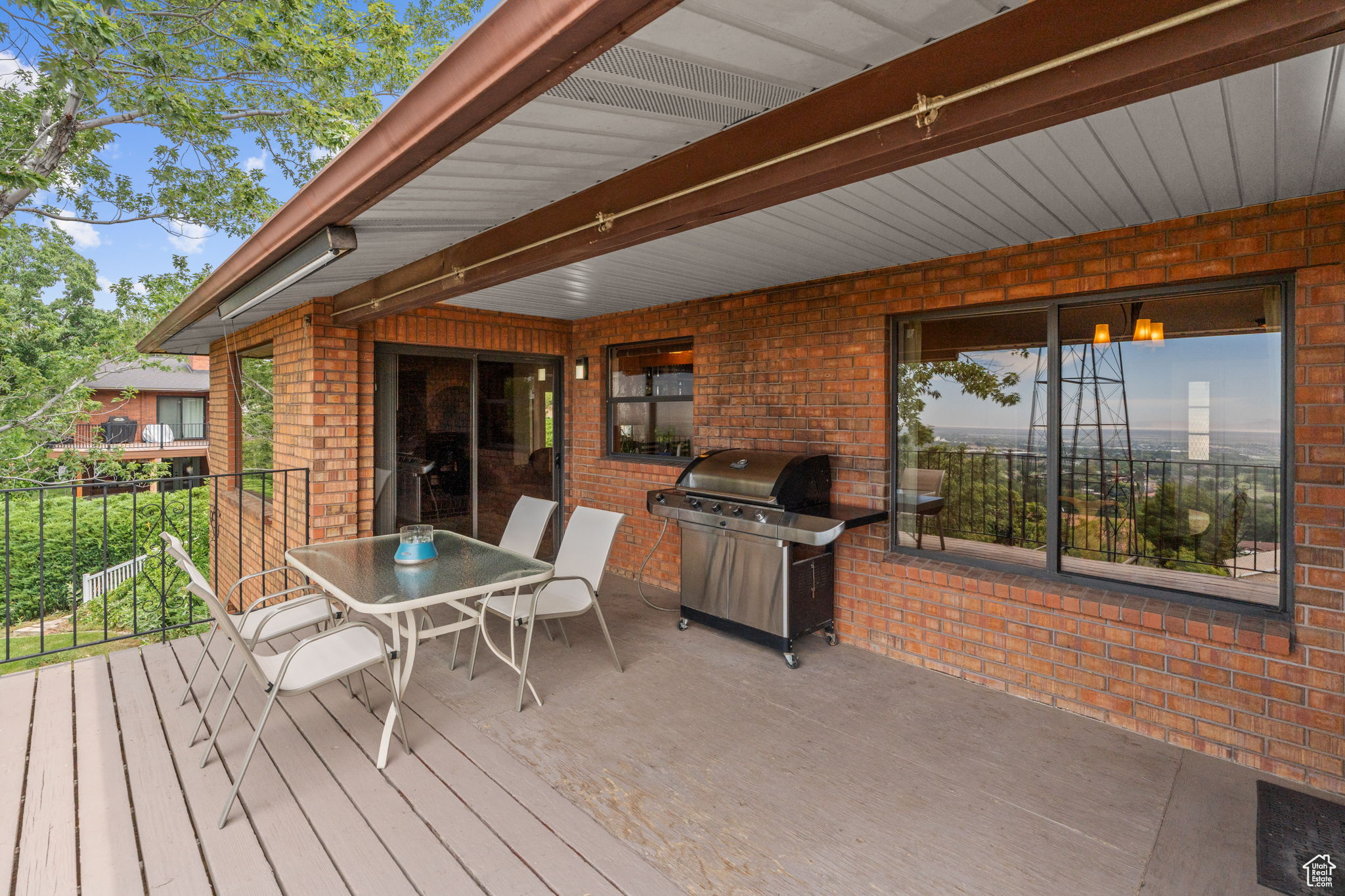 EASTOAKS - Residential