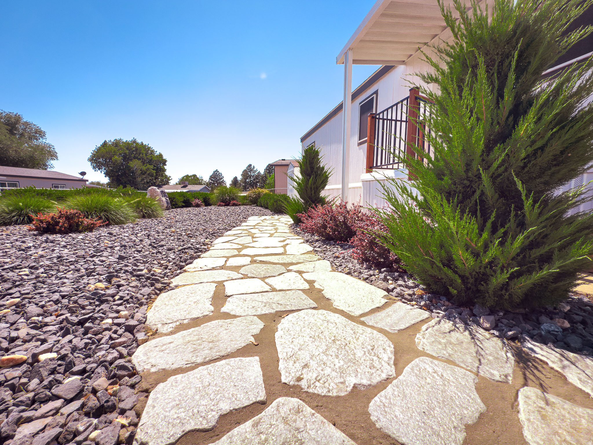 ROLLING HILLS - Residential