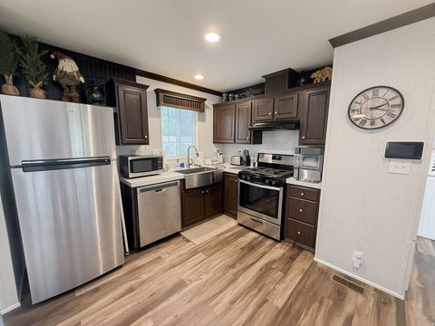 Tiny photo for 141 CUSHING WAY, Layton, UT 84041 (MLS # 2121063)