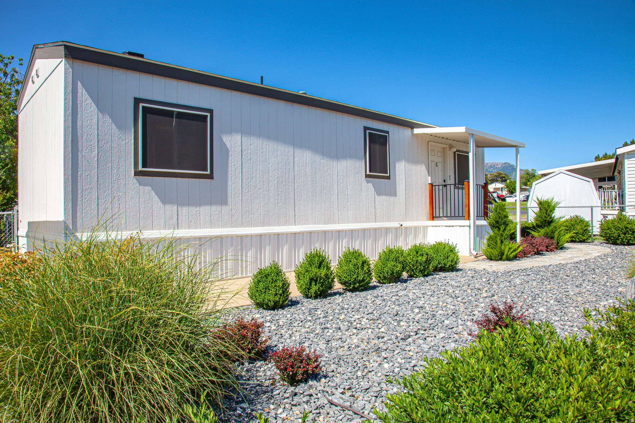 ROLLING HILLS - Residential