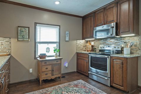 Tiny photo for 332 N MAIN ST, North Salt Lake, UT 84054 (MLS # 2147315)