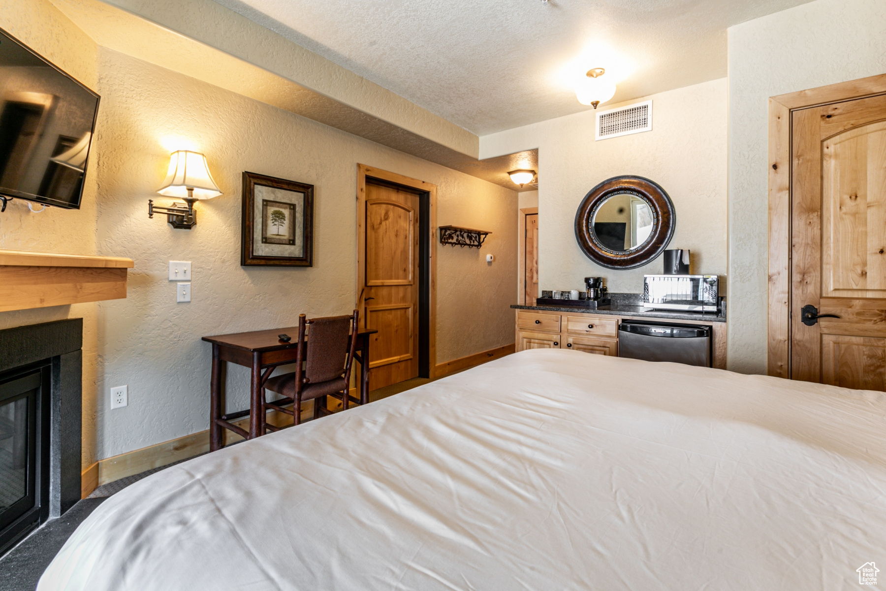 SILVERADO LODGE COND - Residential