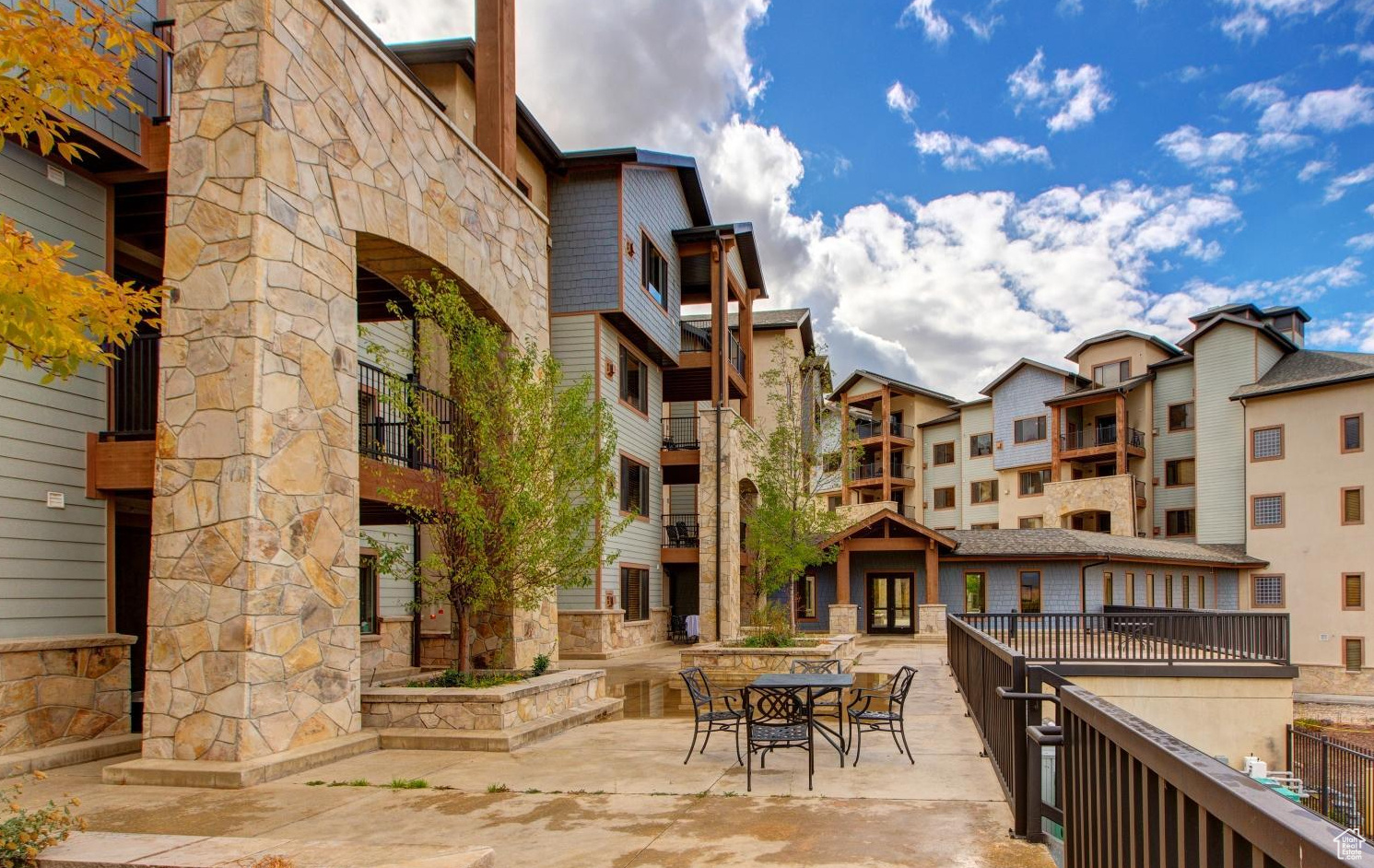 SILVERADO LODGE COND - Residential