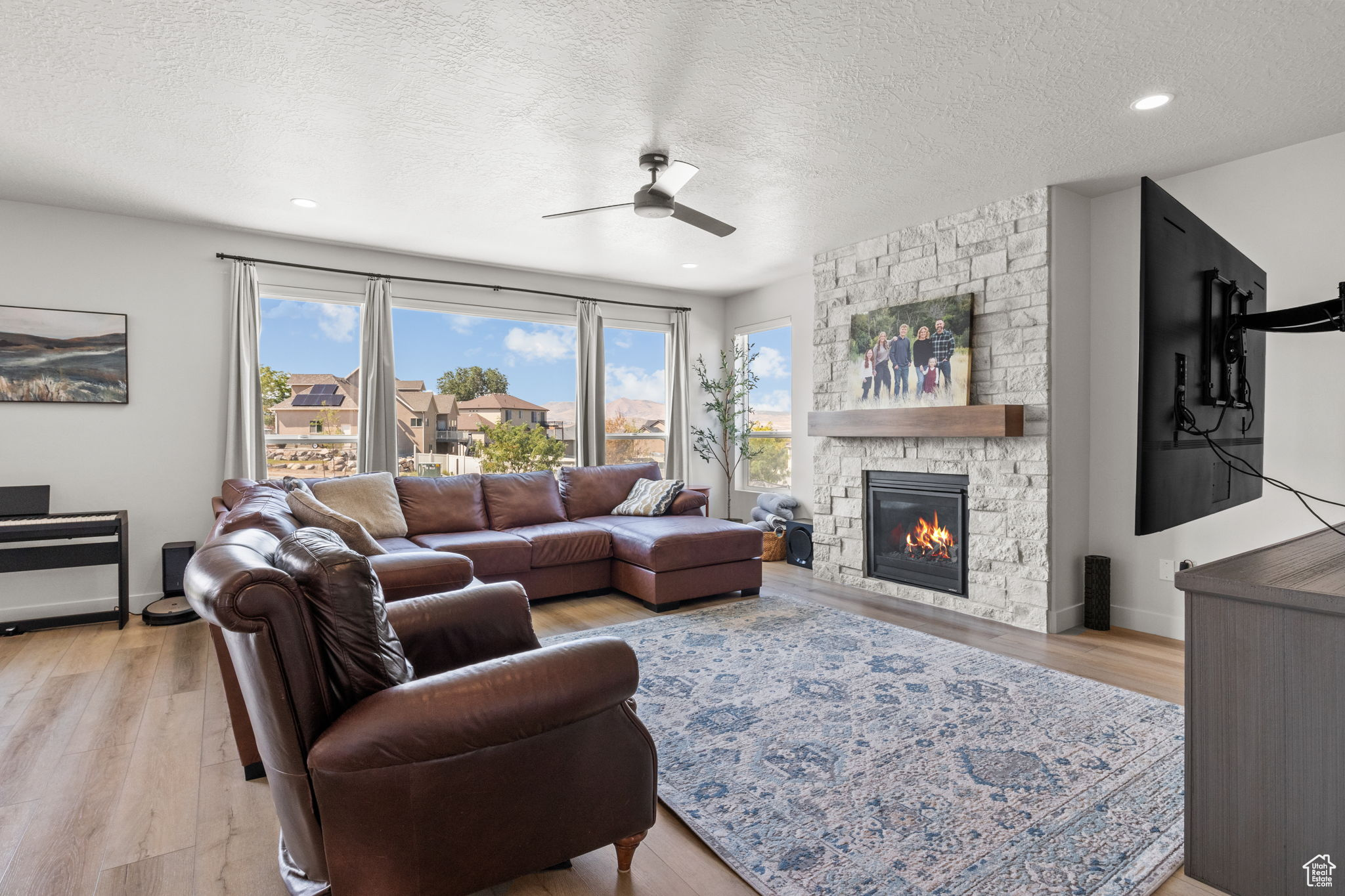 SARATOGA HILLS - Residential