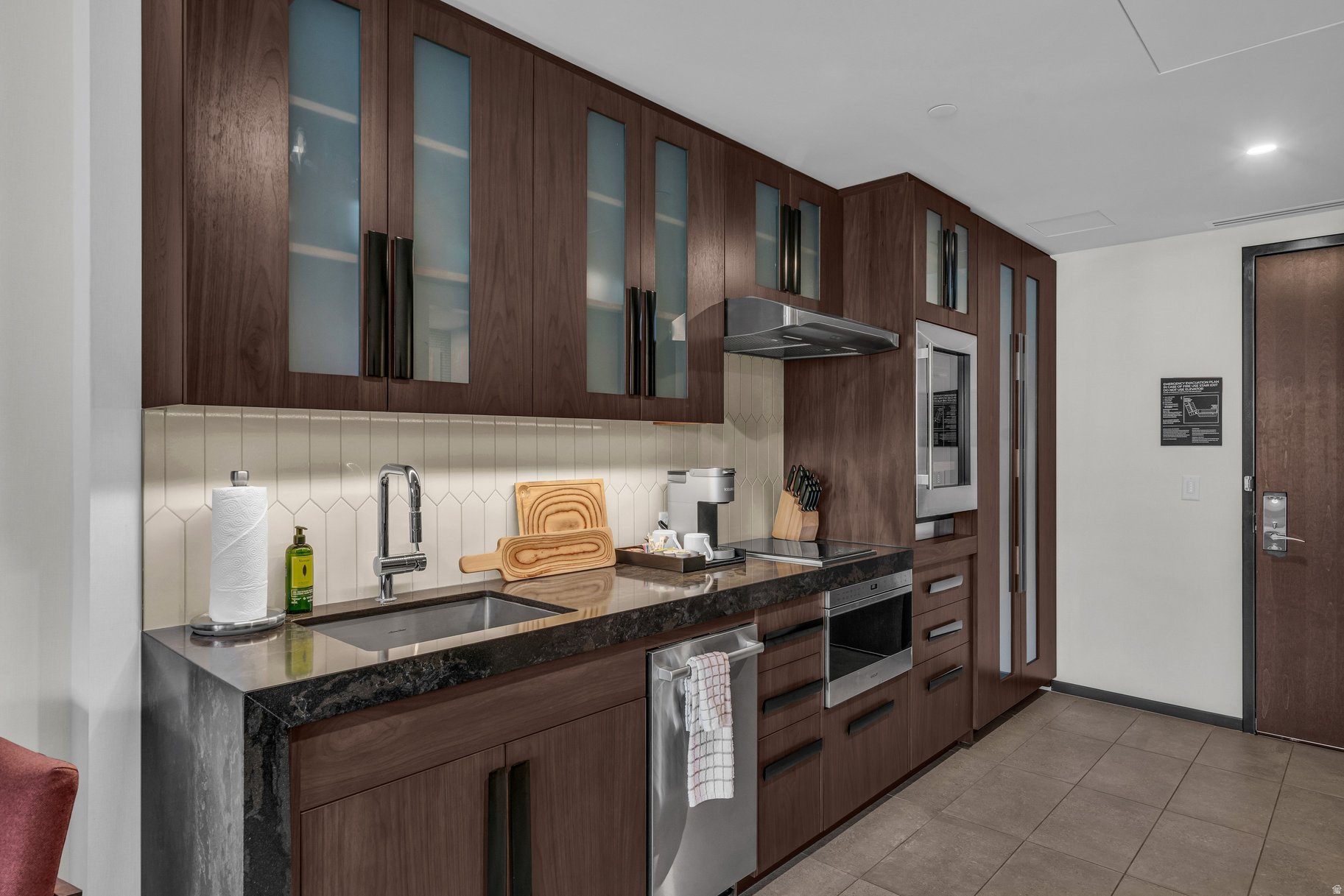 BLACK DESERT RESORT CENTER - Residential