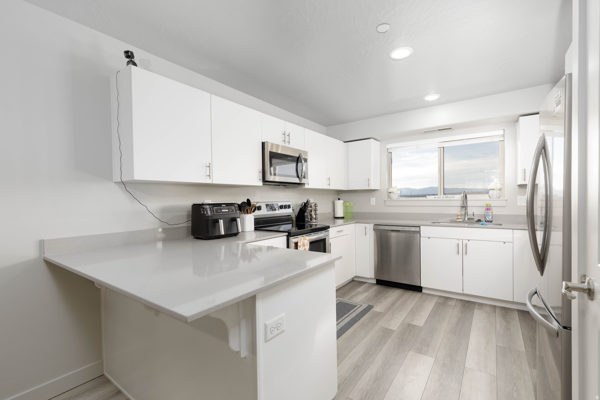 RED VISTA CONDOMINIUMS - Residential