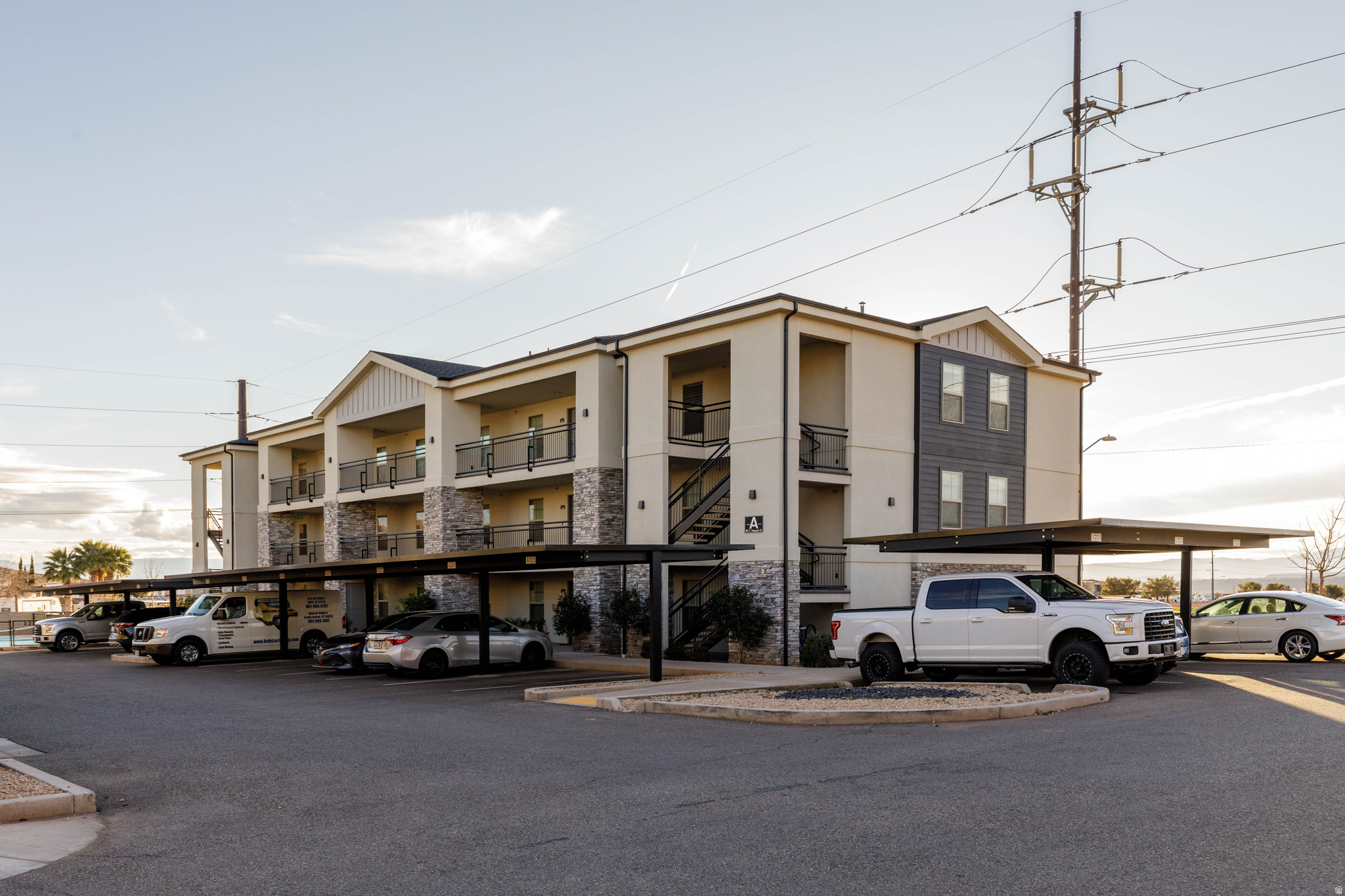 RED VISTA CONDOMINIUMS - Residential