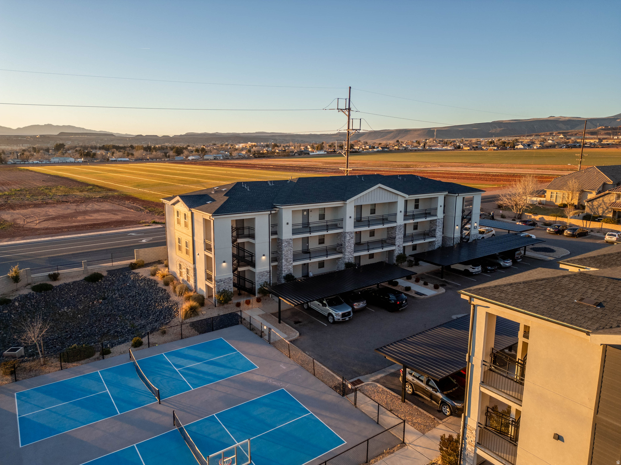 RED VISTA CONDOMINIUMS - Residential