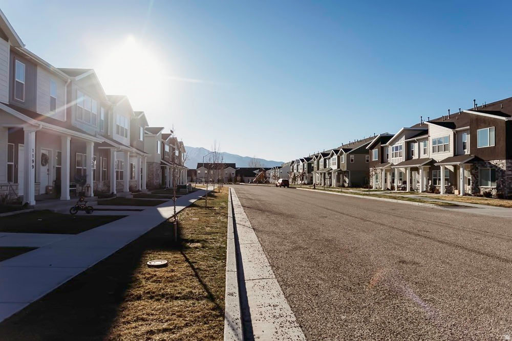 WOODMORE POINTE SUBD - Residential