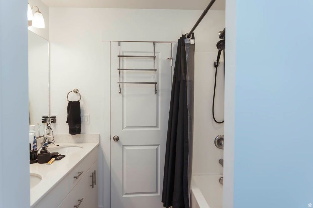 WOODMORE POINTE SUBD - Residential