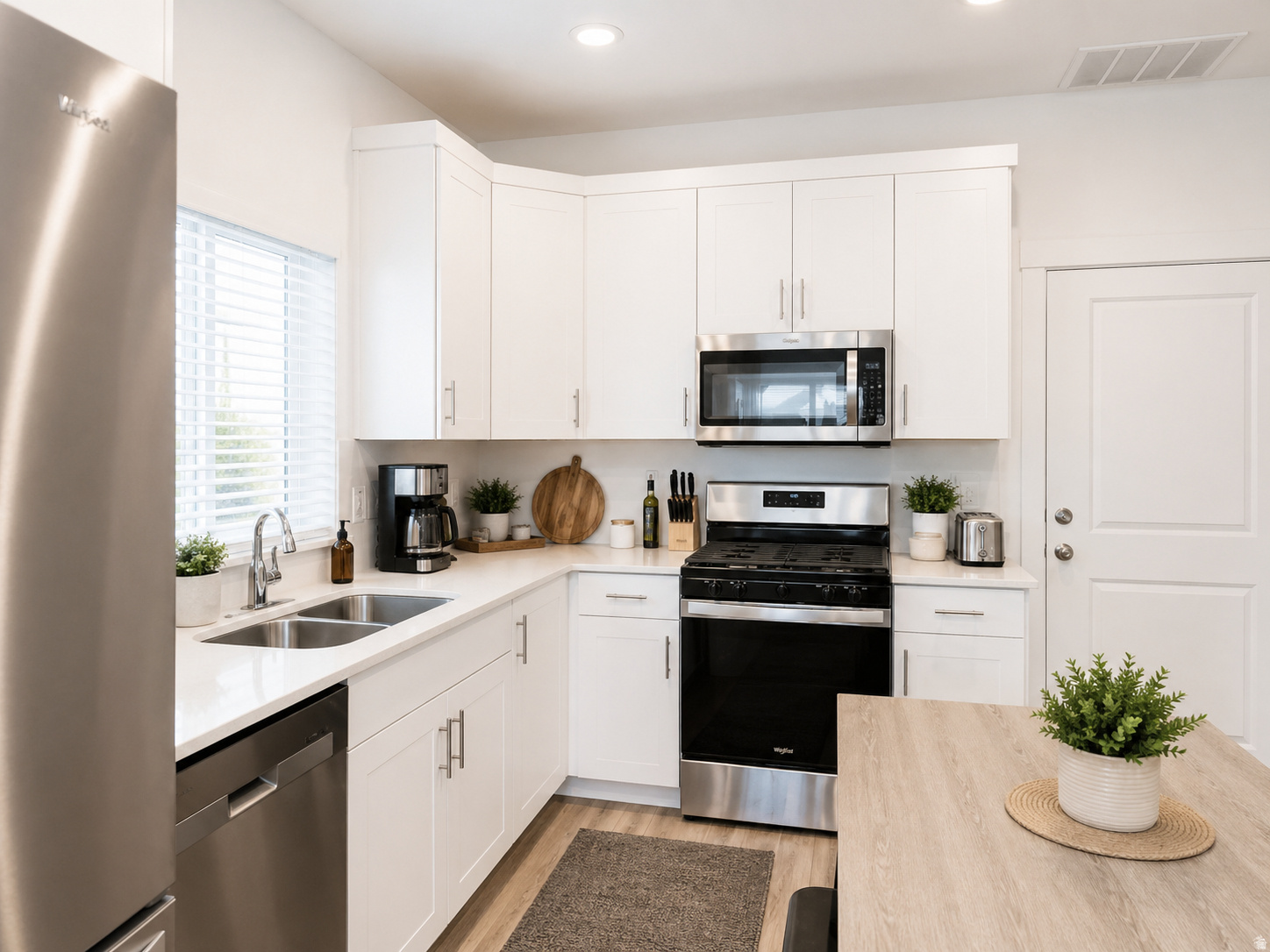 WOODMORE POINTE SUBD - Residential