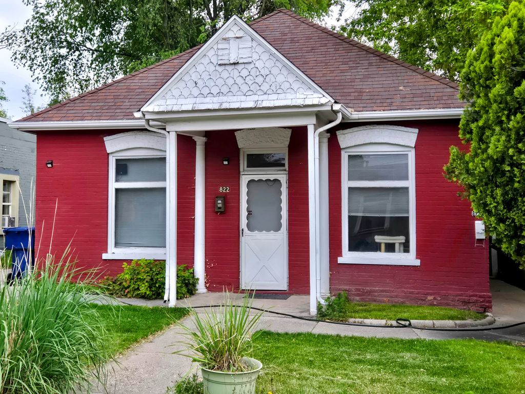 Photo of 822 E SEGO AVE. AVE S, Salt Lake City, UT 84102 (MLS # 2155992)