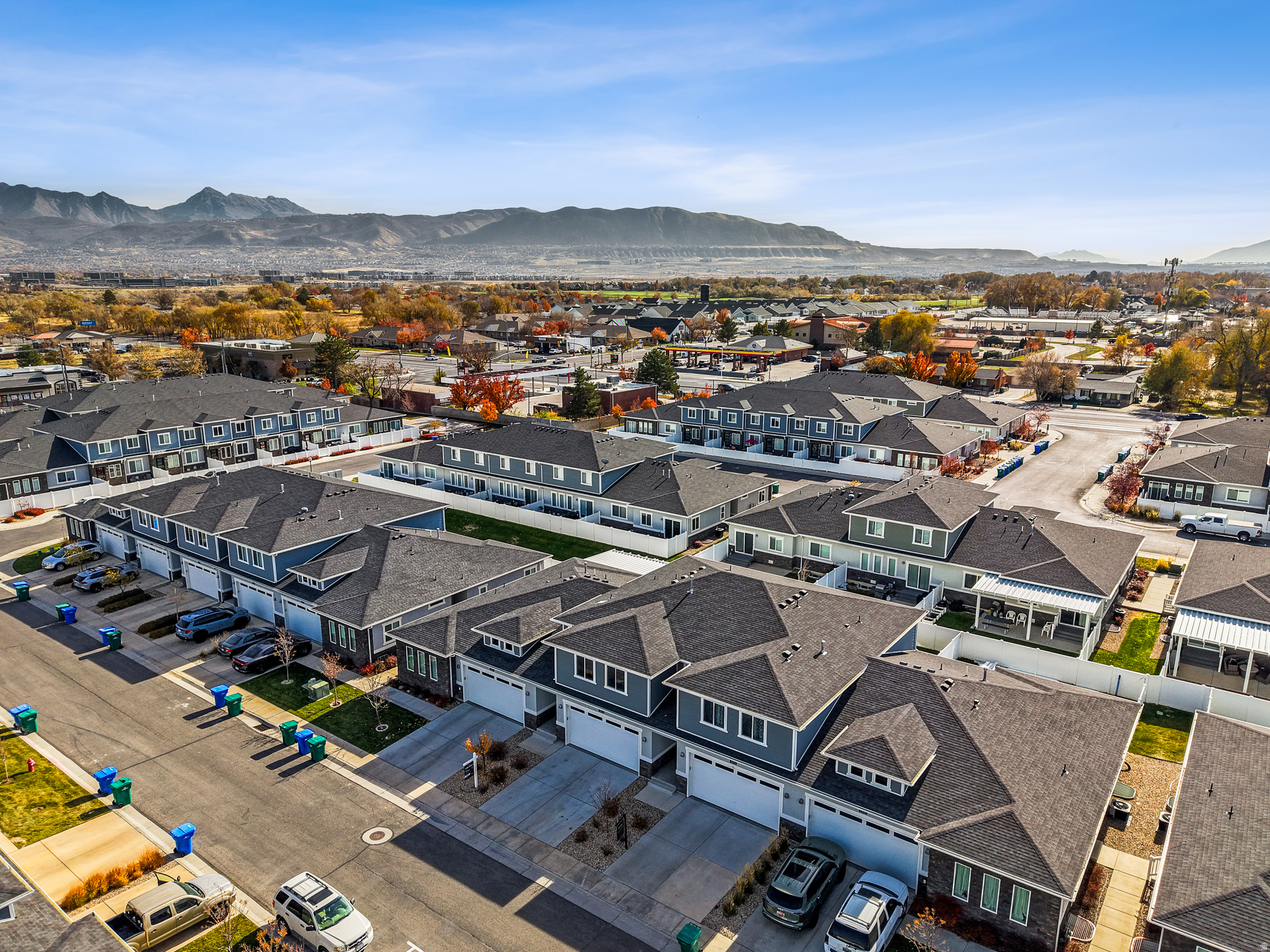 PARK VIEW VILLAS - Residential