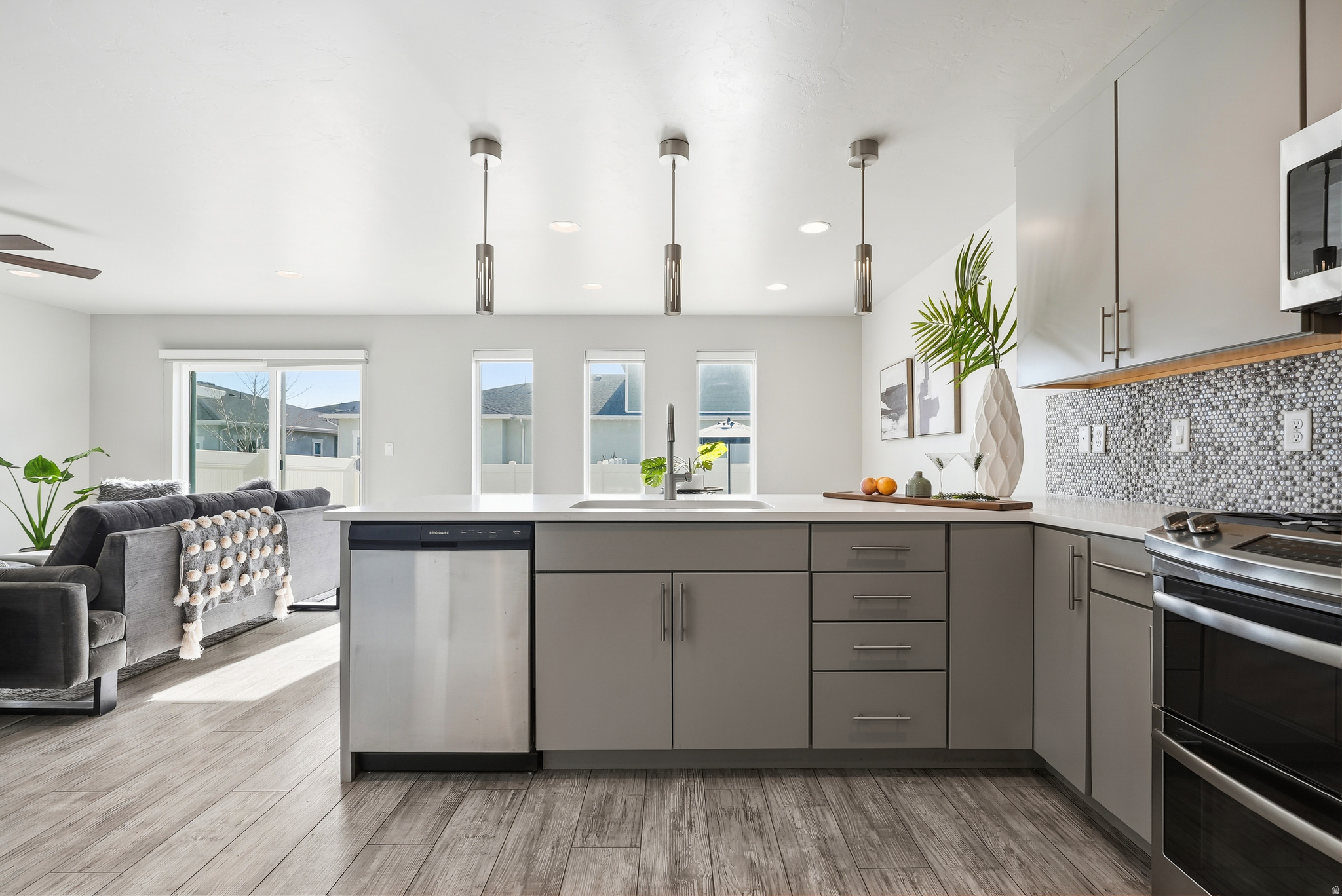 PARK VIEW VILLAS - Residential