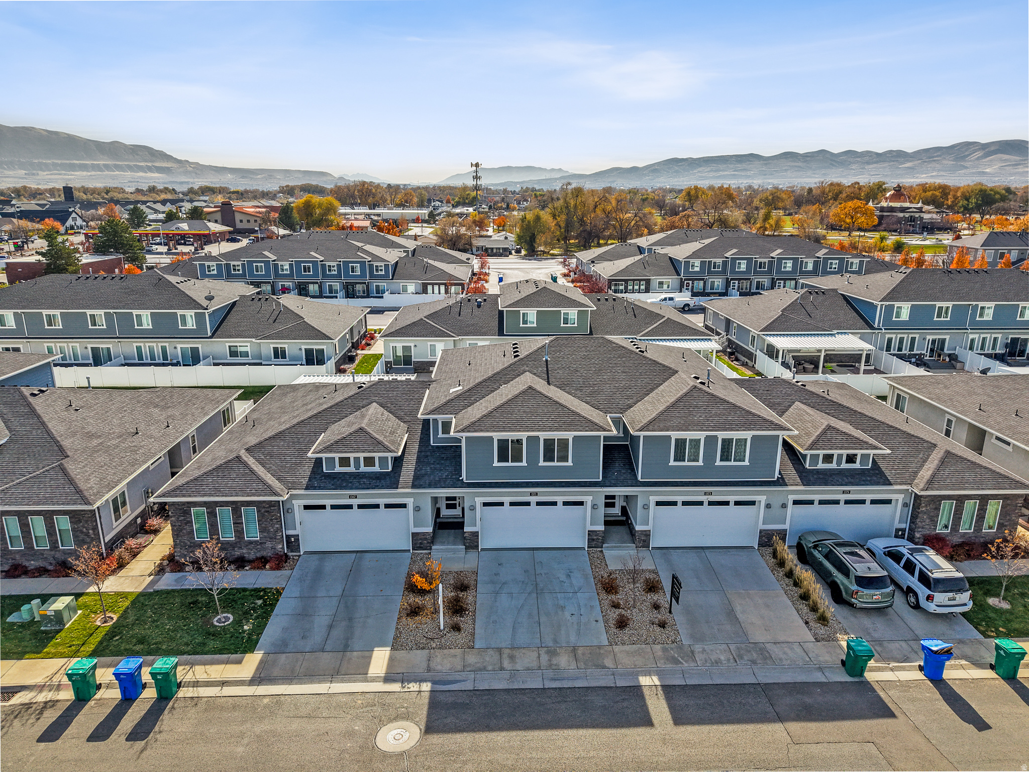 PARK VIEW VILLAS - Residential