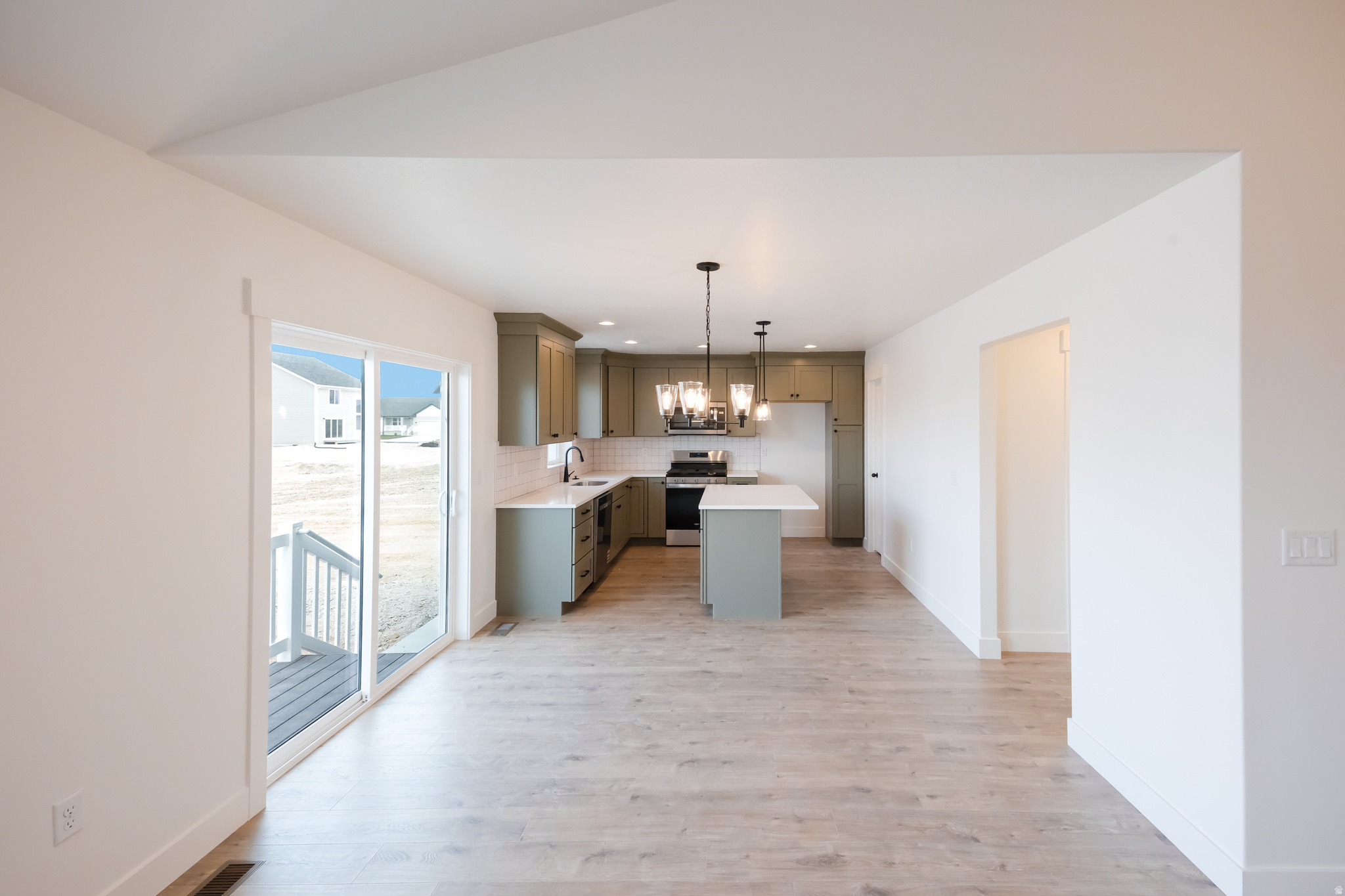 ROSE RANCH - Residential