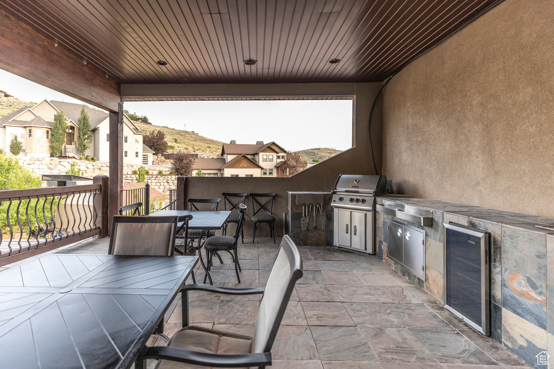 COVE ESTATES - Residential