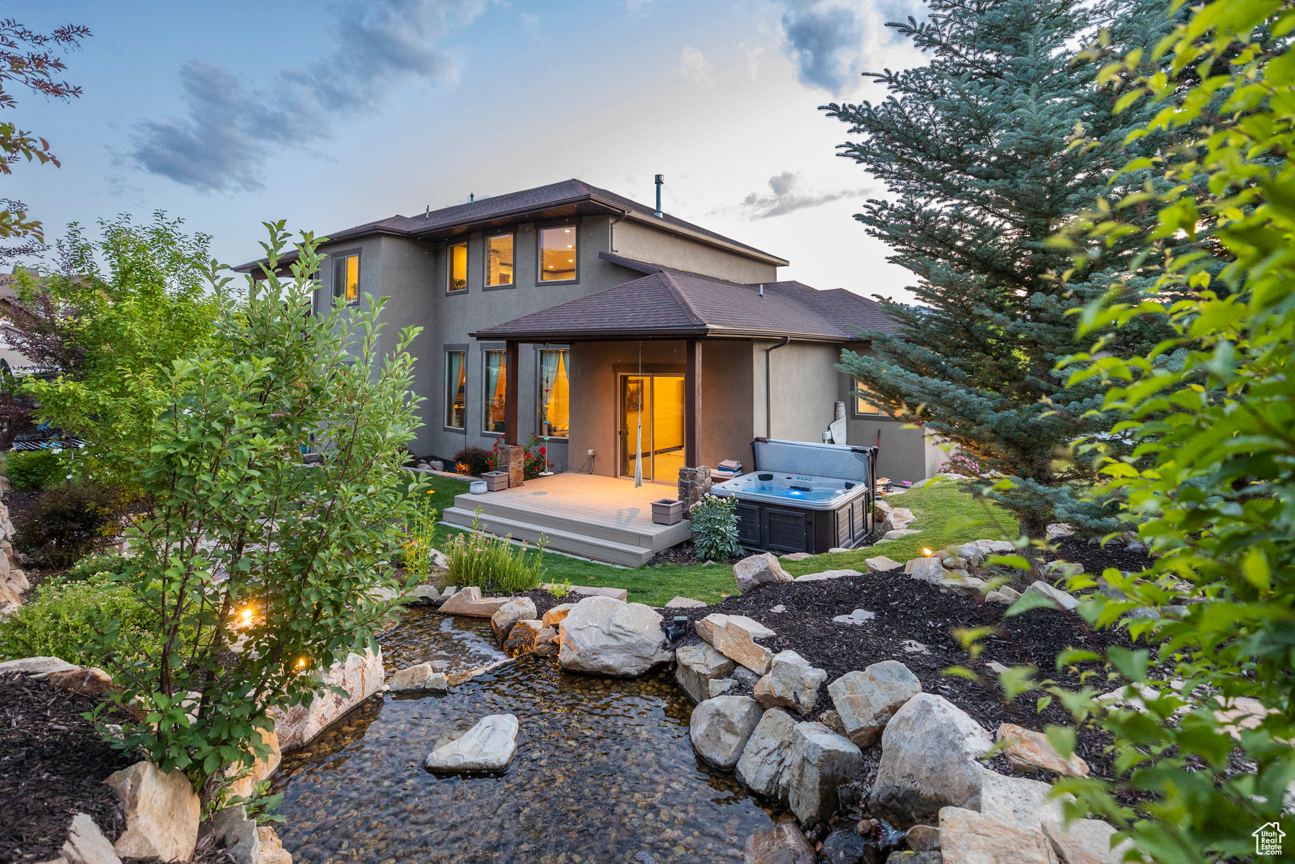 COVE ESTATES - Residential