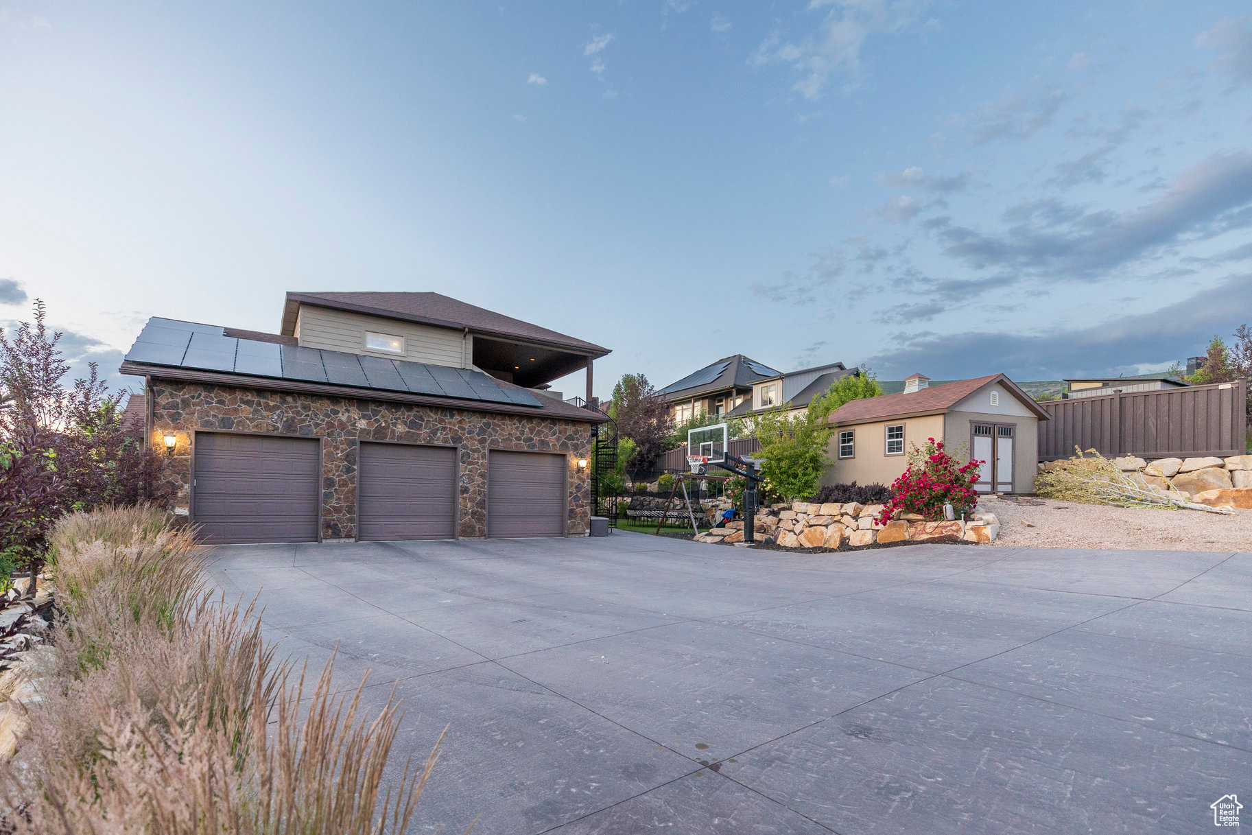 COVE ESTATES - Residential