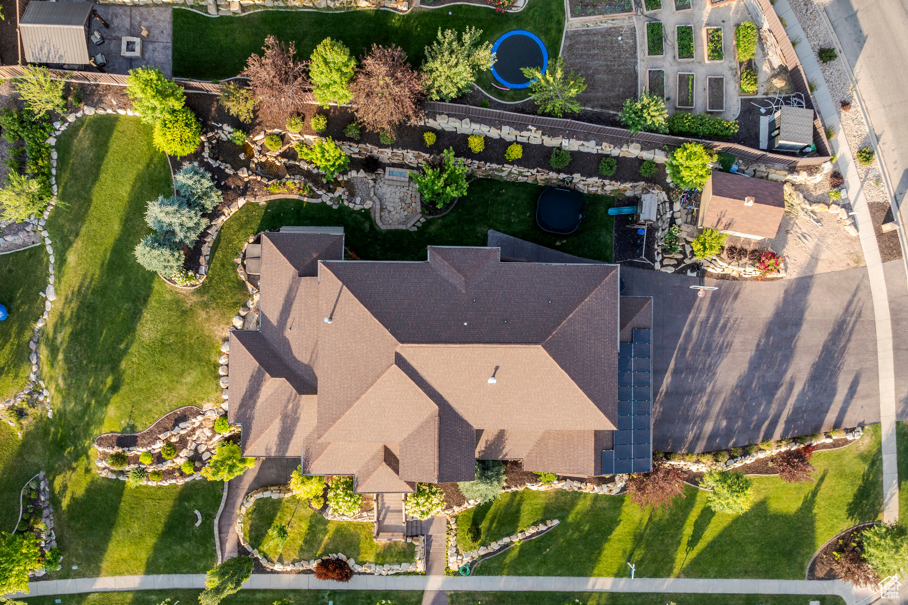 COVE ESTATES - Residential