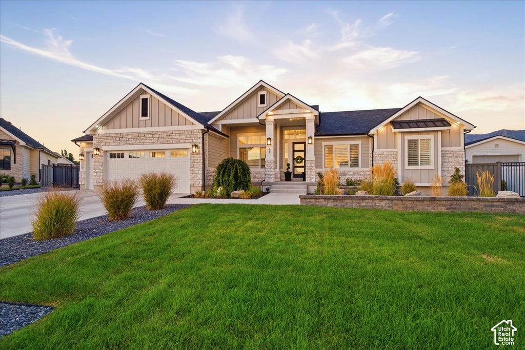 Photo of 68 N GRAY FOX CIR, Kaysville, UT 84037 (MLS # 2190799)