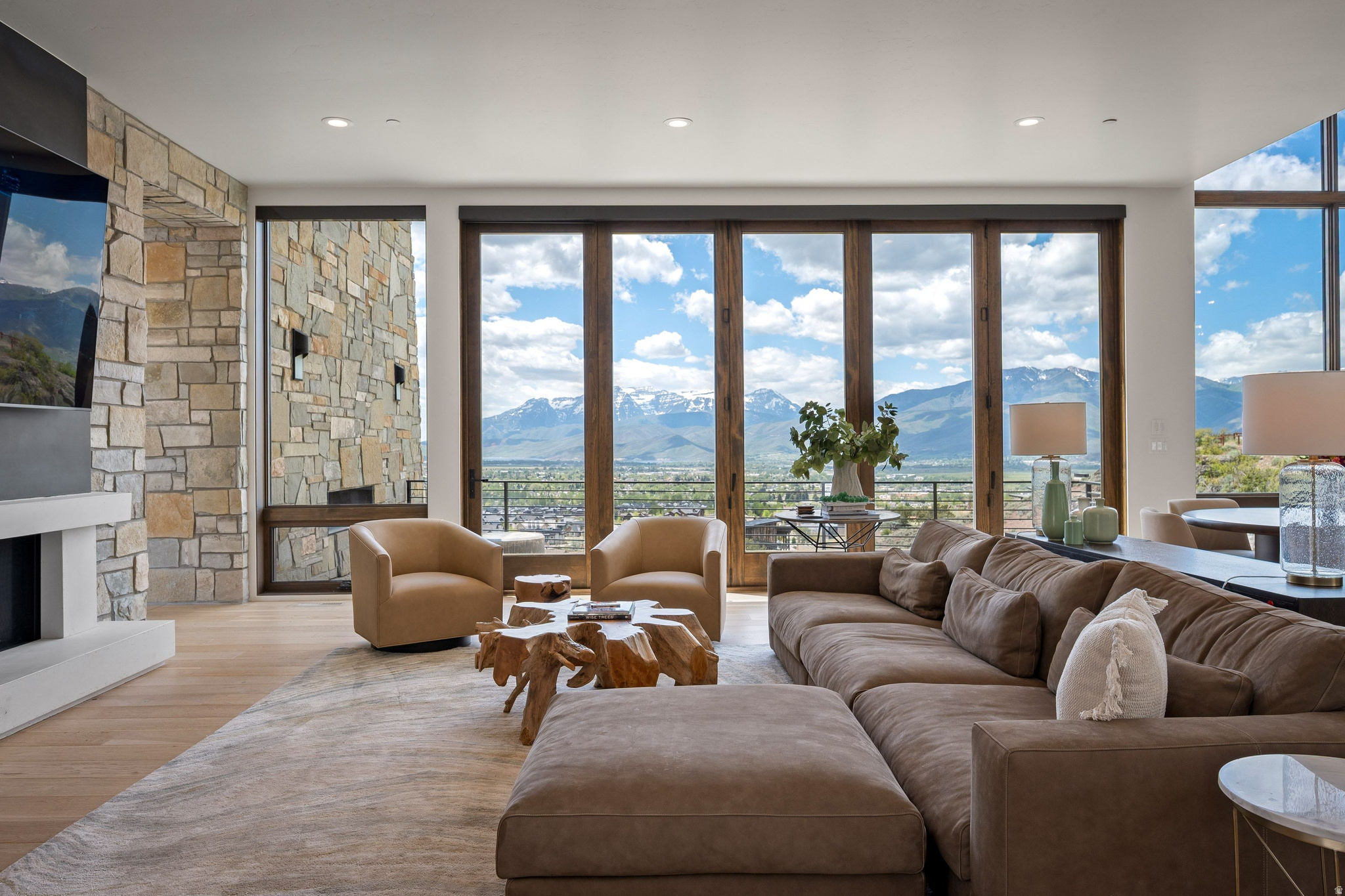 RED LEDGES - Residential