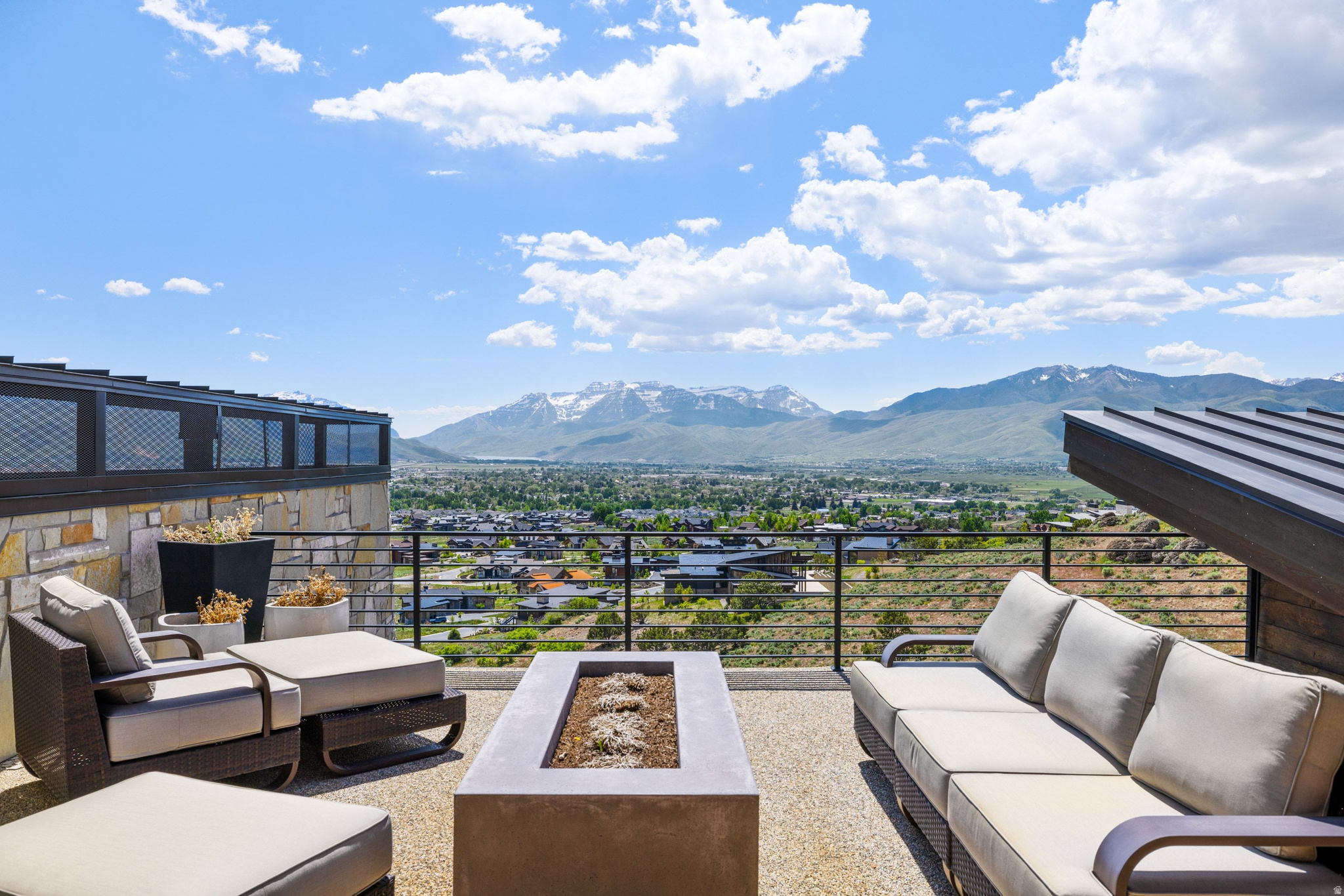 RED LEDGES - Residential