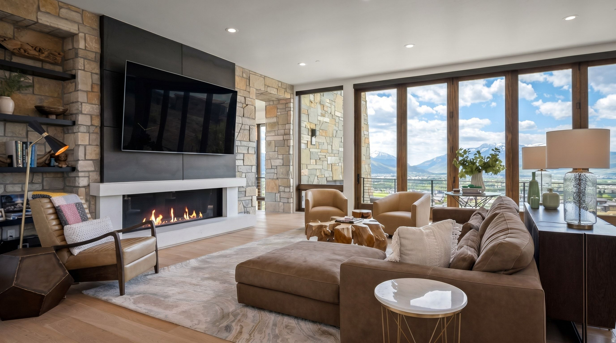 RED LEDGES - Residential