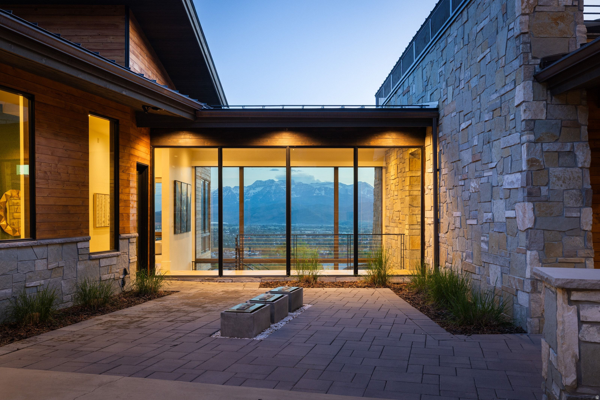 RED LEDGES - Residential