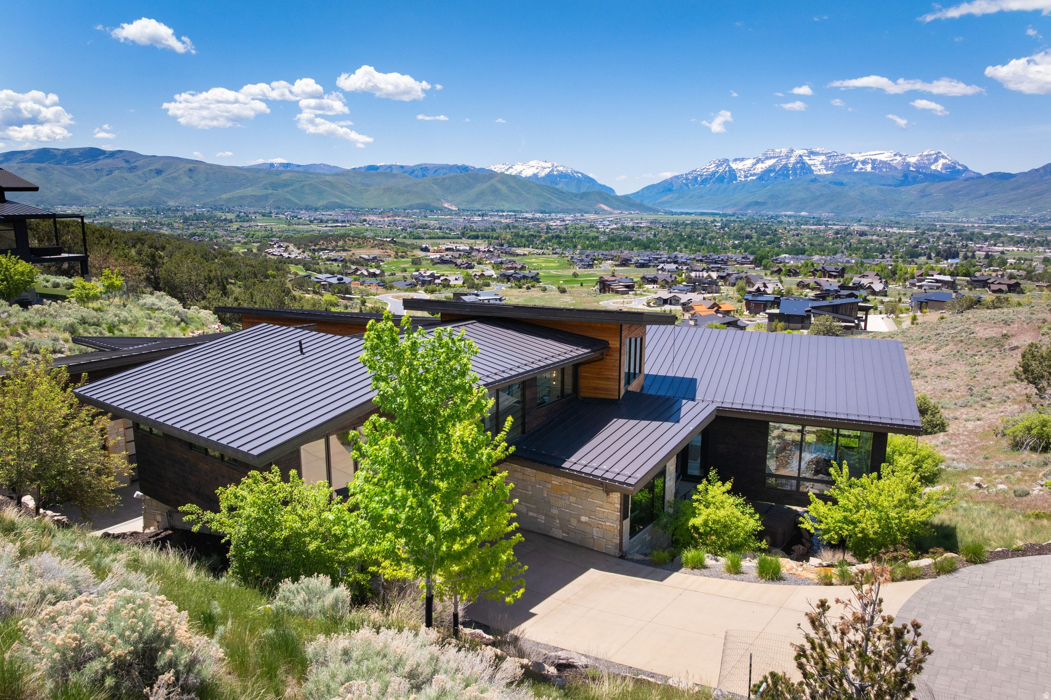 RED LEDGES - Residential
