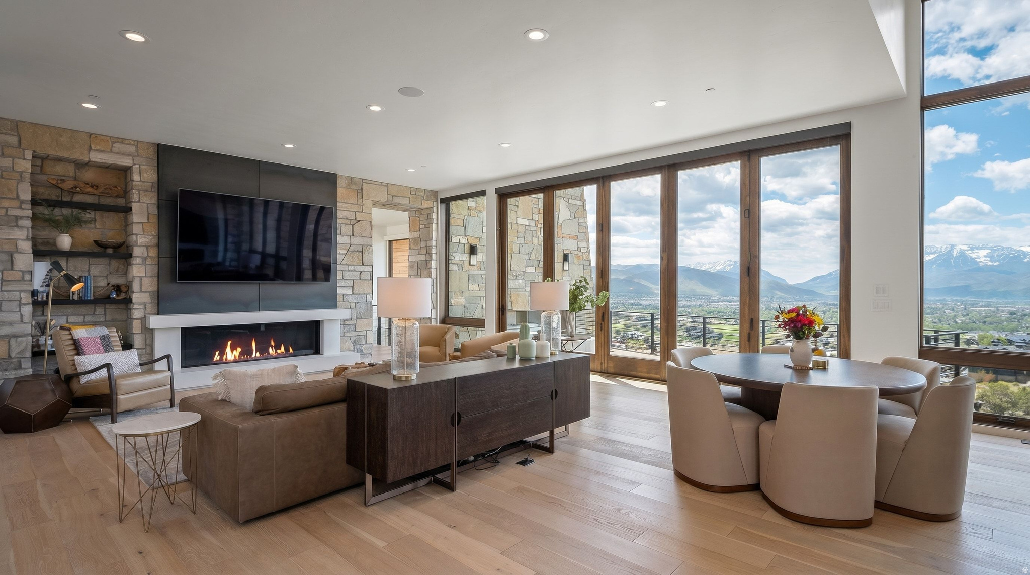 RED LEDGES - Residential
