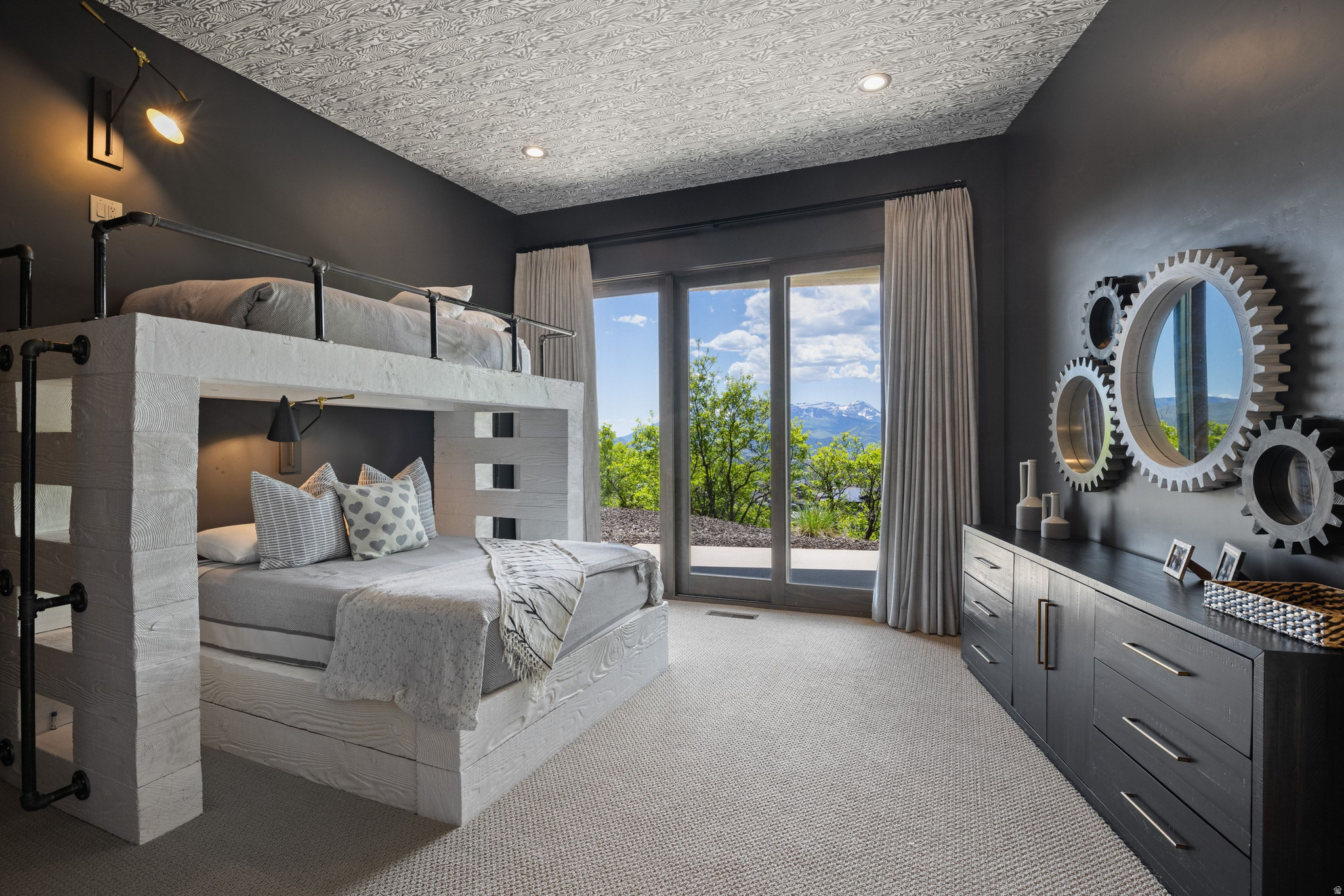 RED LEDGES - Residential