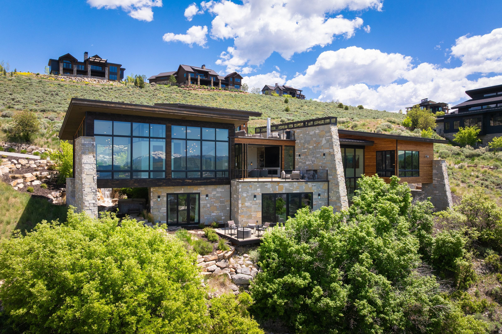 RED LEDGES - Residential