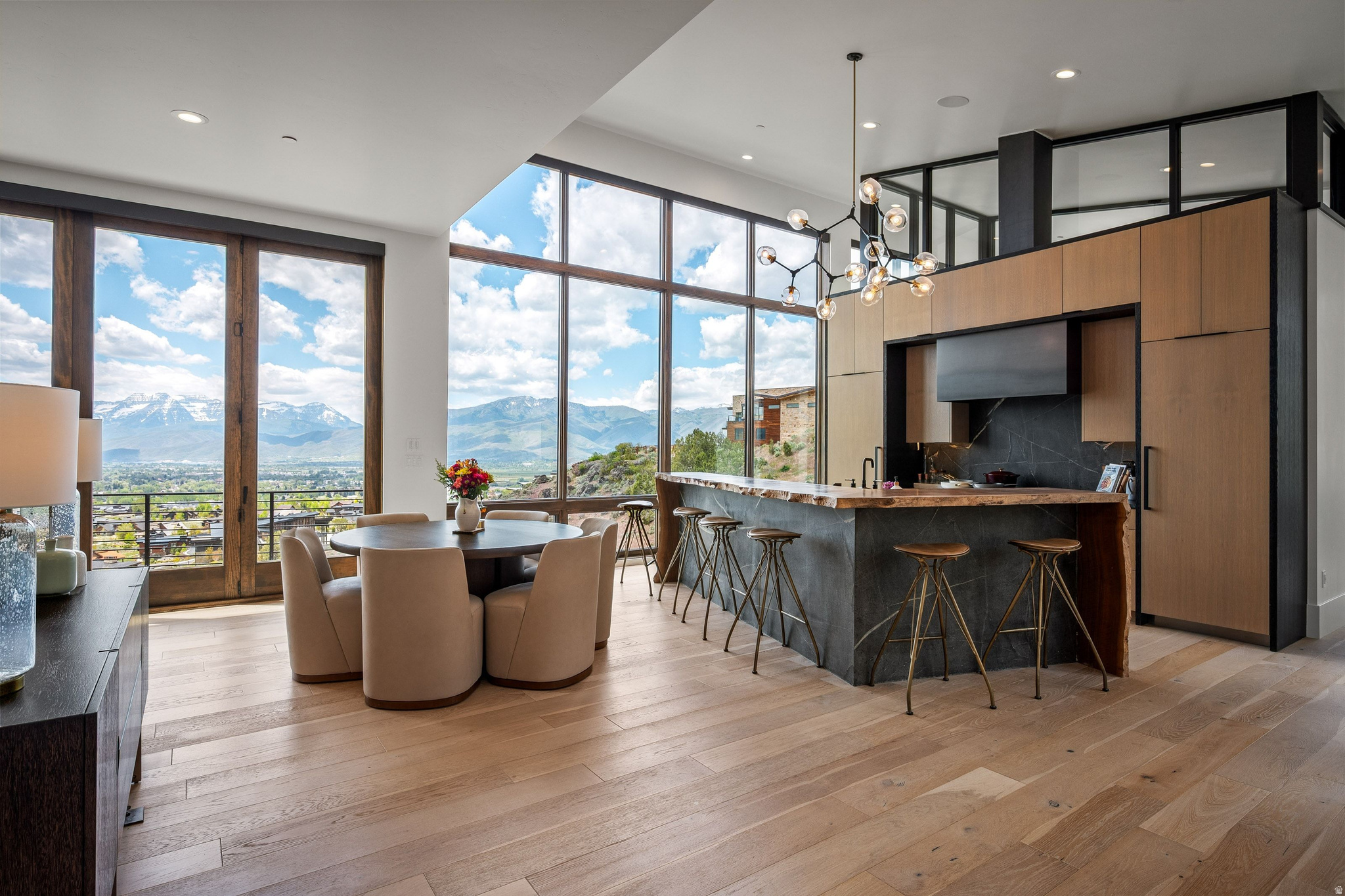 RED LEDGES - Residential
