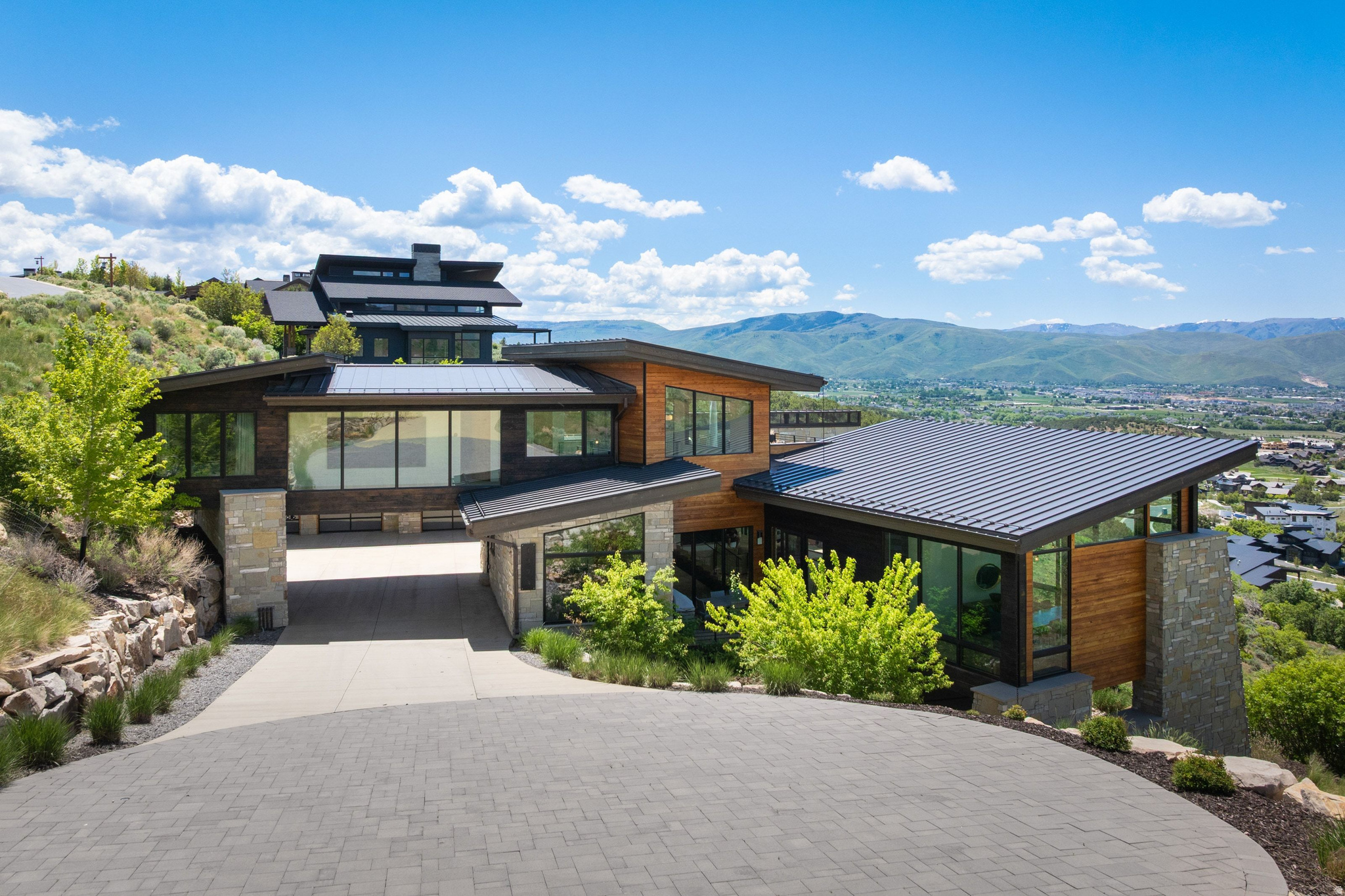 RED LEDGES - Residential