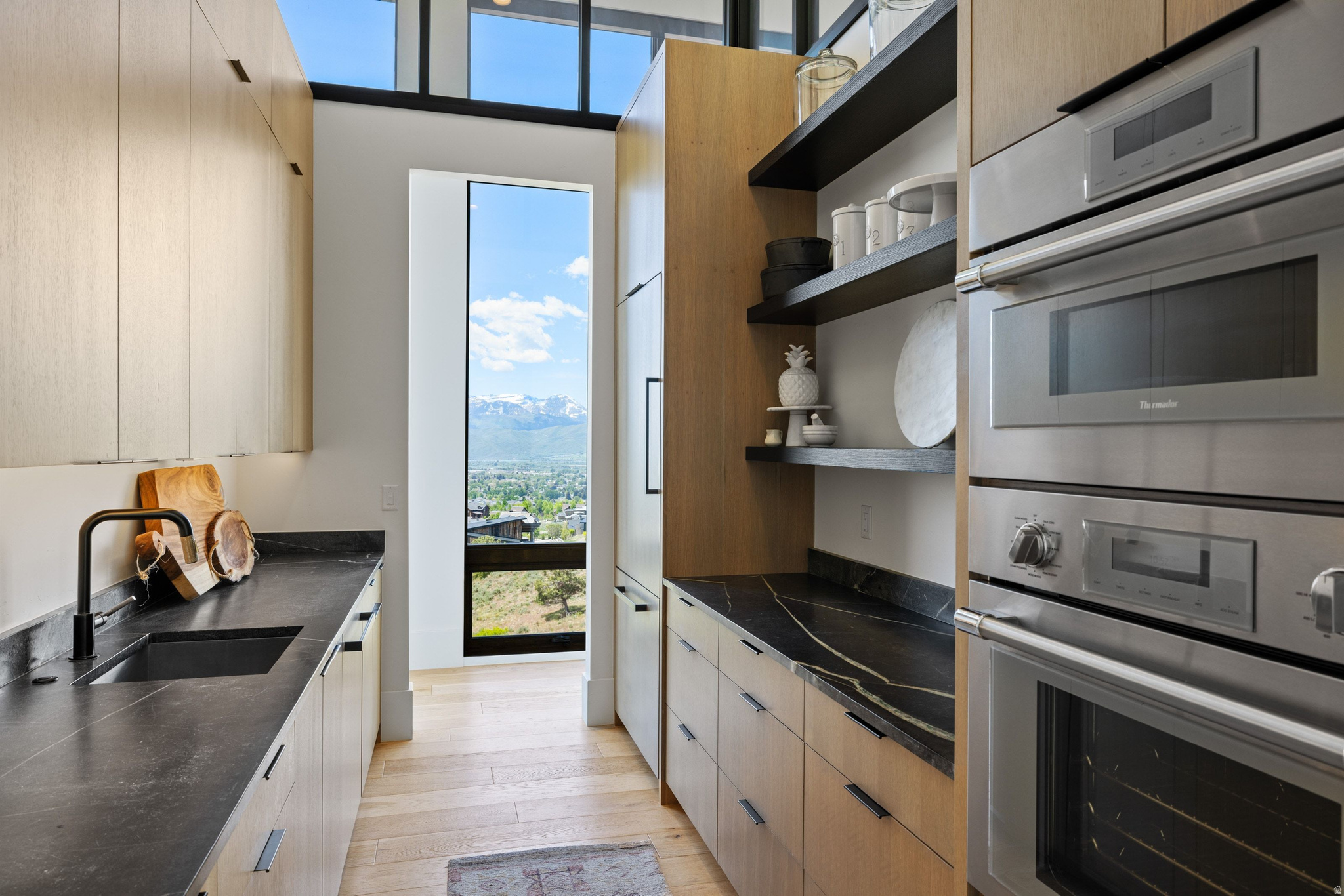 RED LEDGES - Residential