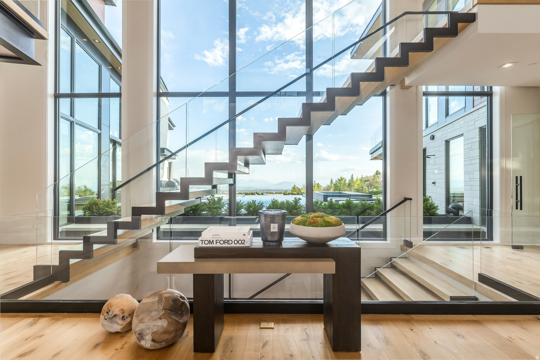 THREE FALLS - Residential