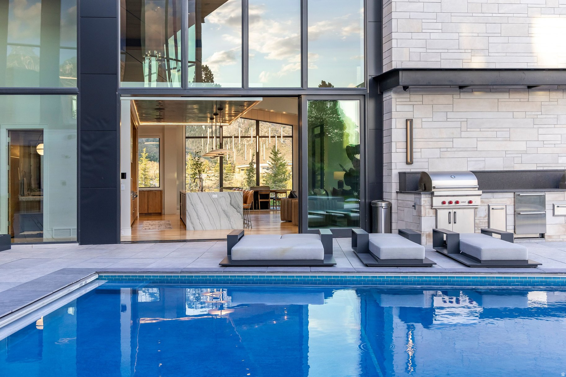 THREE FALLS - Residential